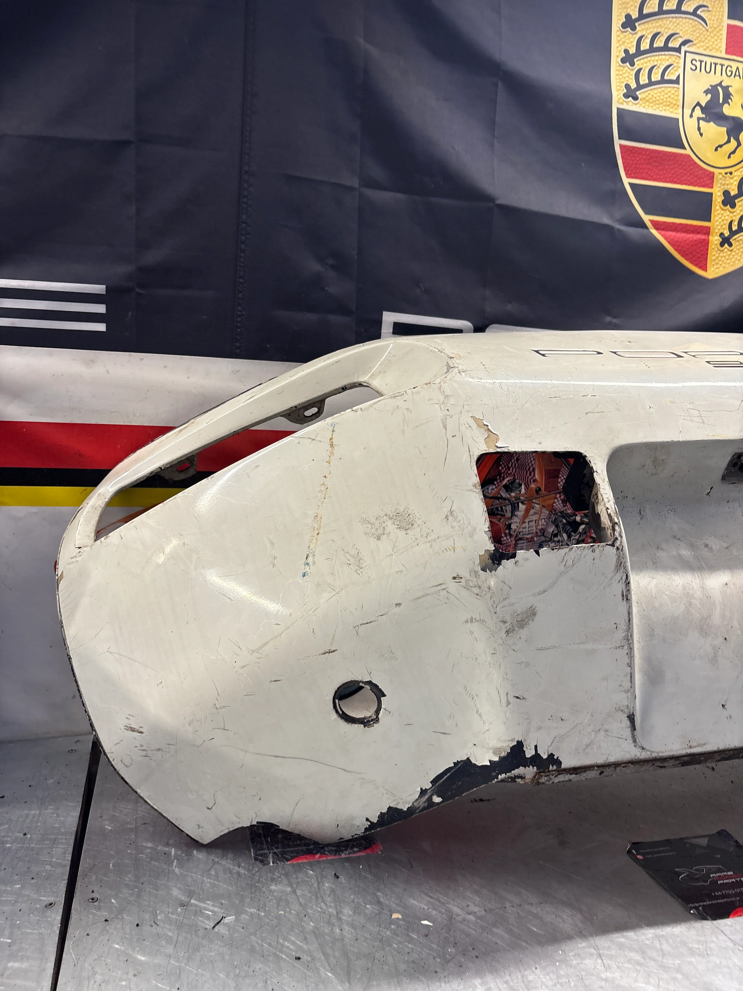 Porsche 928S2 rear bumper, used 92850502303 / 474181 - Image 3