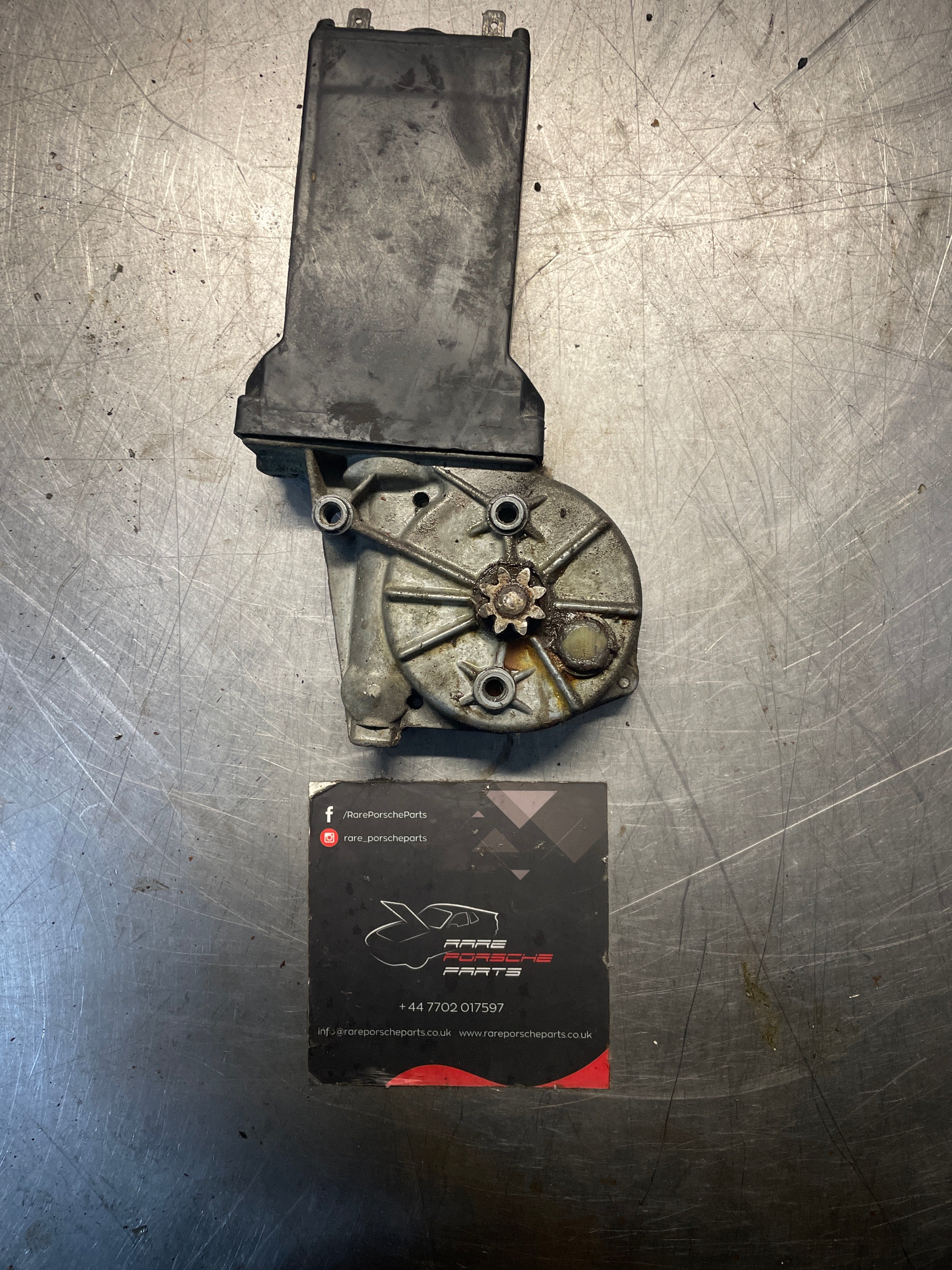 Porsche 930 / 928 Window regulator motor, right, used 0130820029, 92862401404, 92853707602 - Image 3