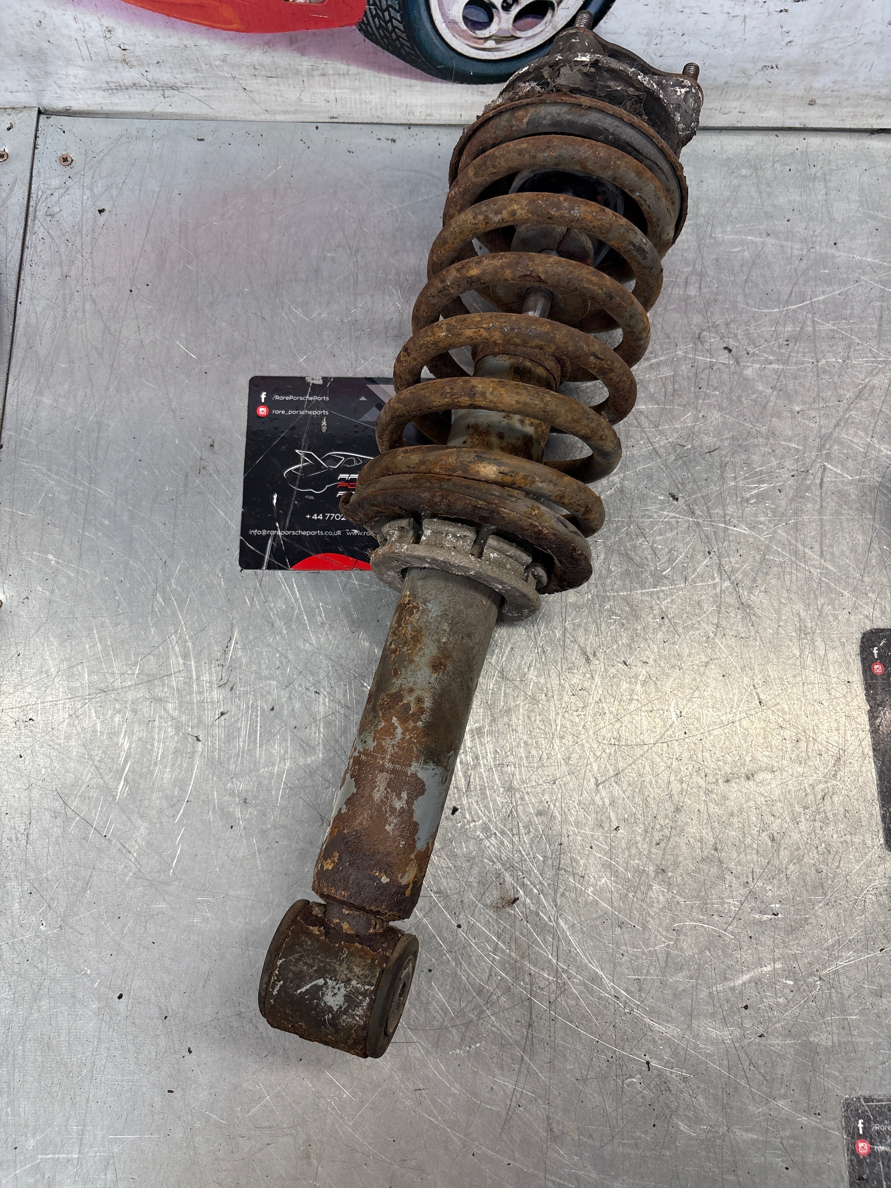 Porsche 928 Front shock absorber, used 92834305507 - Image 2