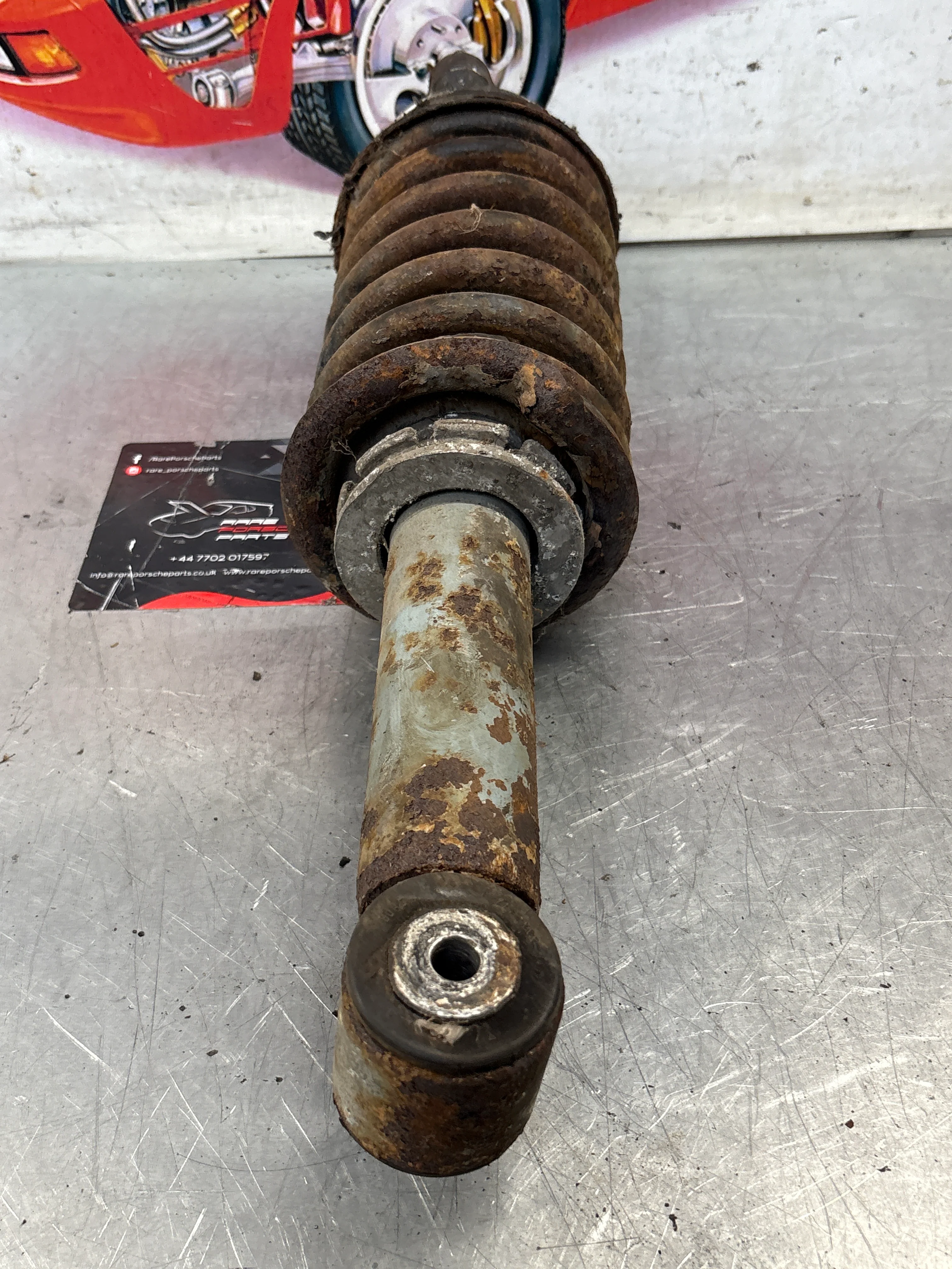 Porsche 928 Front shock absorber, used 92834305507 - Image 3