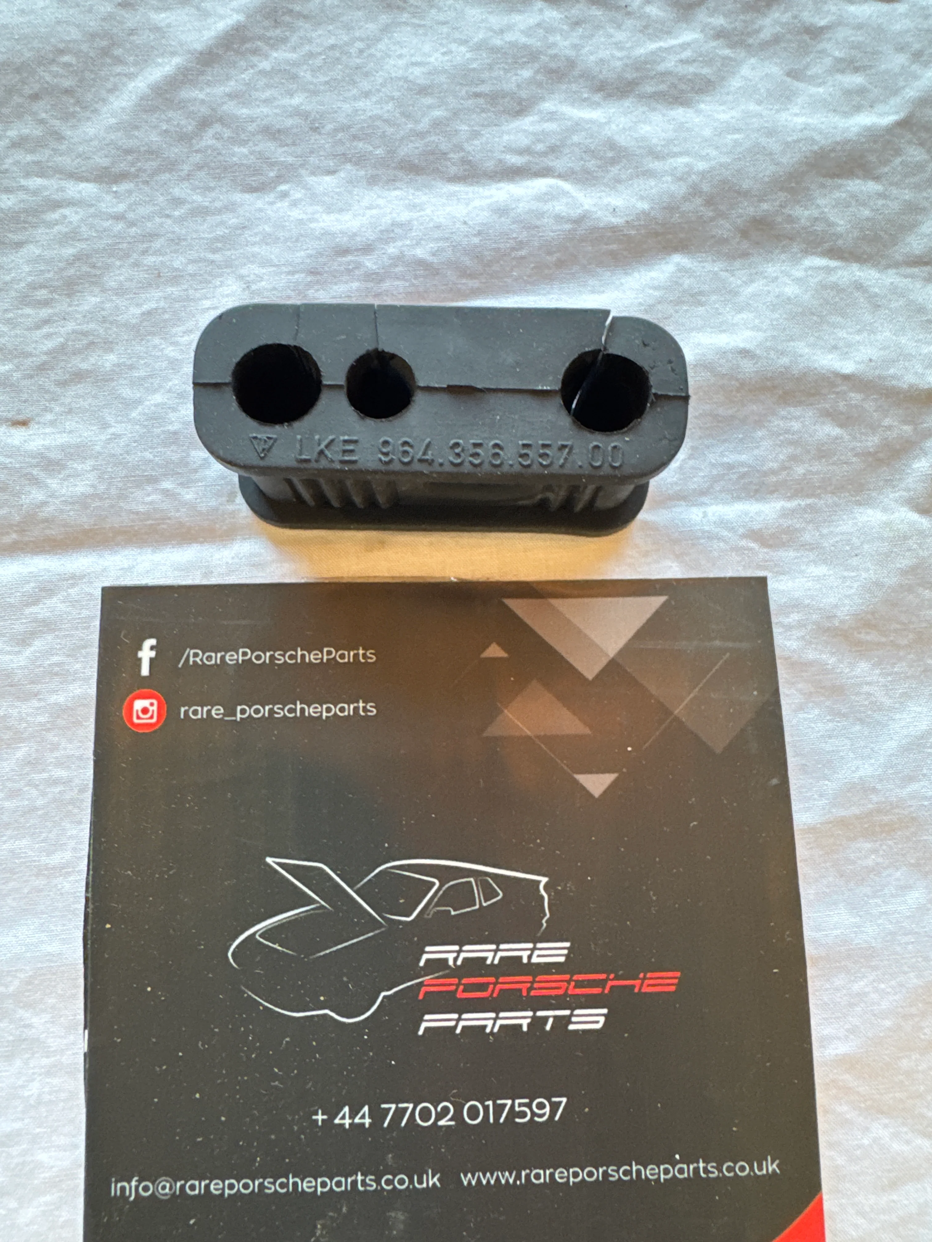 Porsche 993 rubber mounting 96435655700 NOS - Image 2