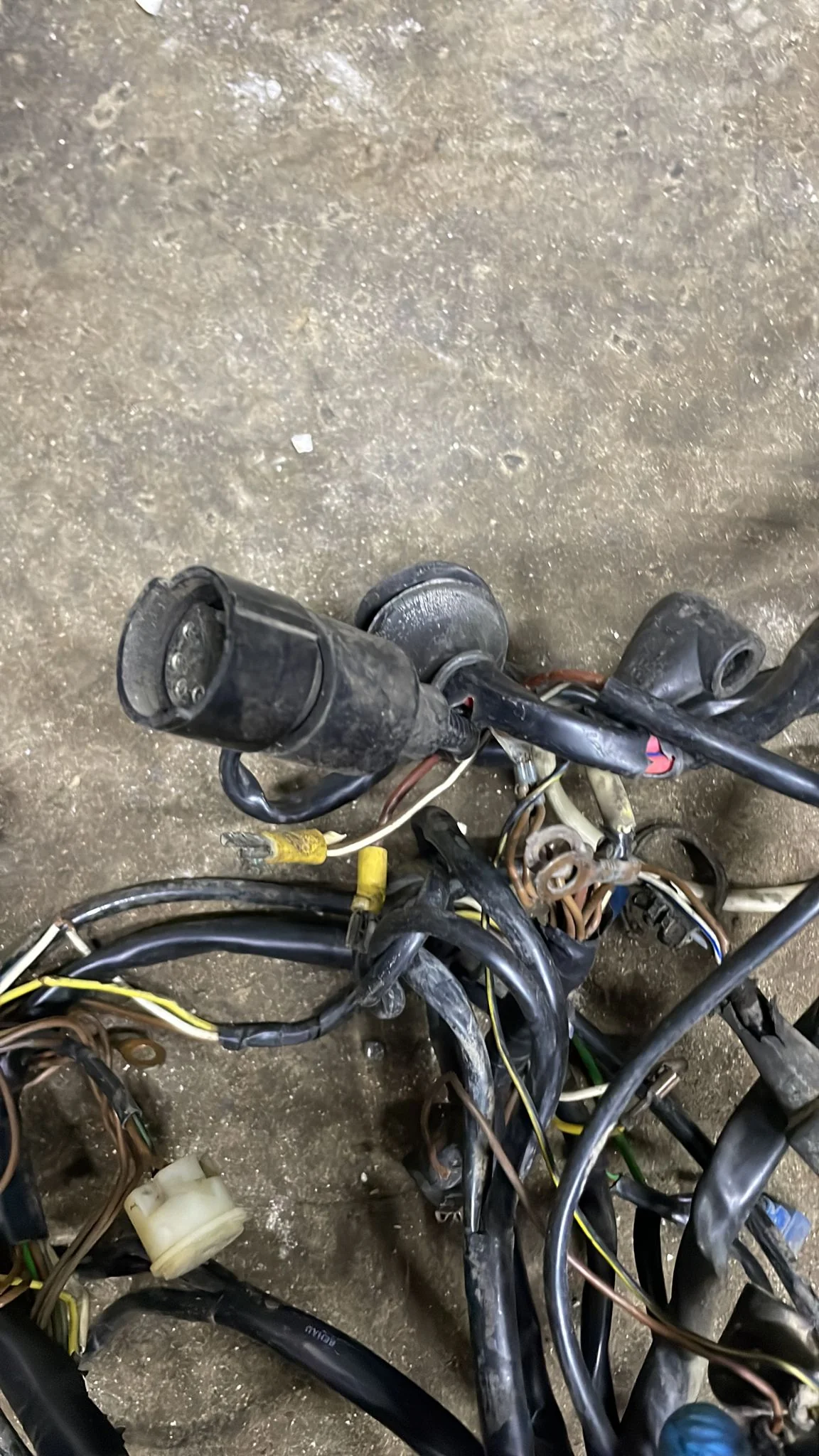 Porsche 944 1985 square dash engine bay wiring loom , used - Image 4