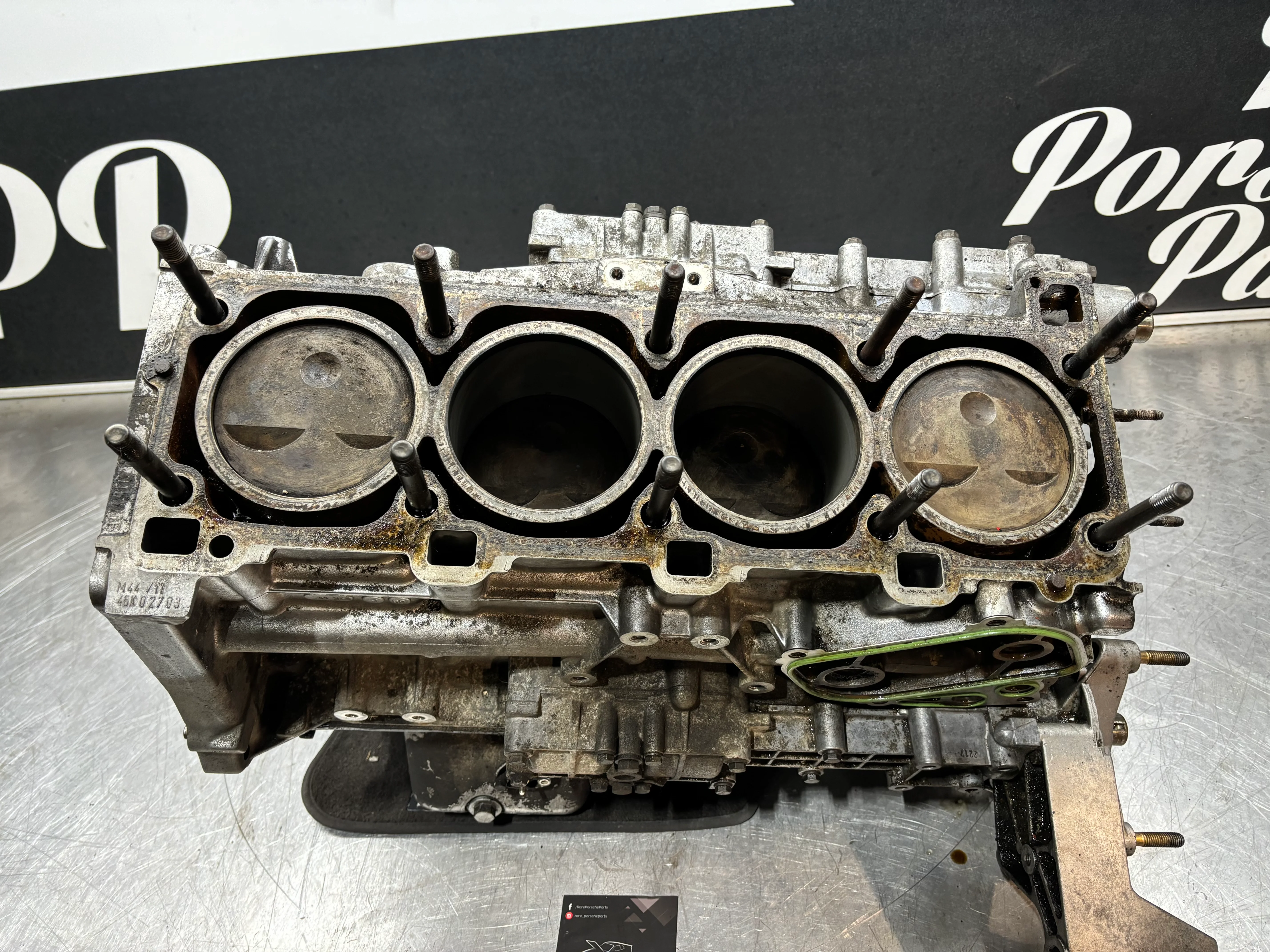 Porsche 944 2.7 M44/11 engine, short block, used - Image 2