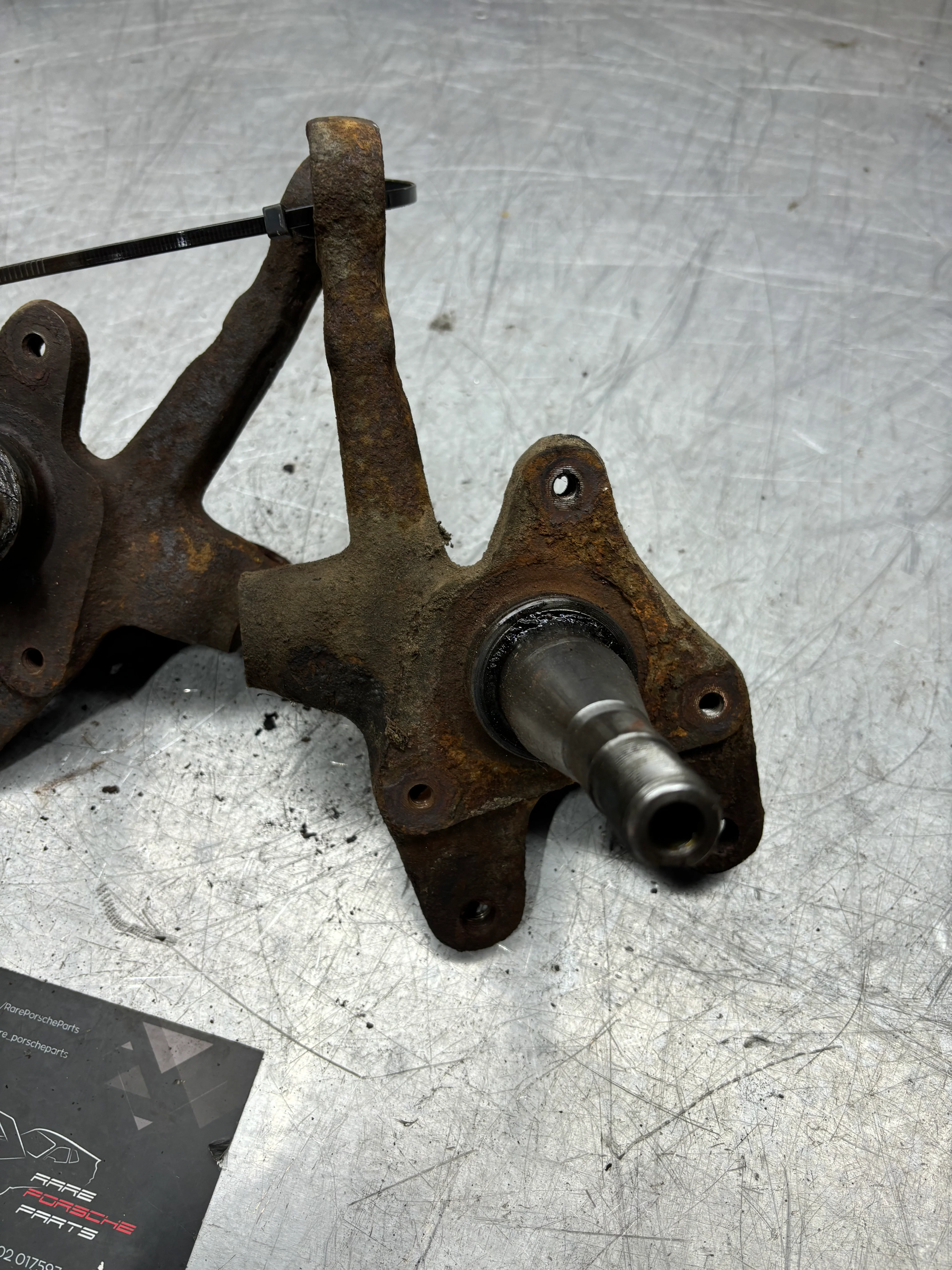 Porsche 944 -85.5/ 924S / 924 Turbo pair of steering knuckle, spindle axle front 477407311L 477407312L, used - Image 3
