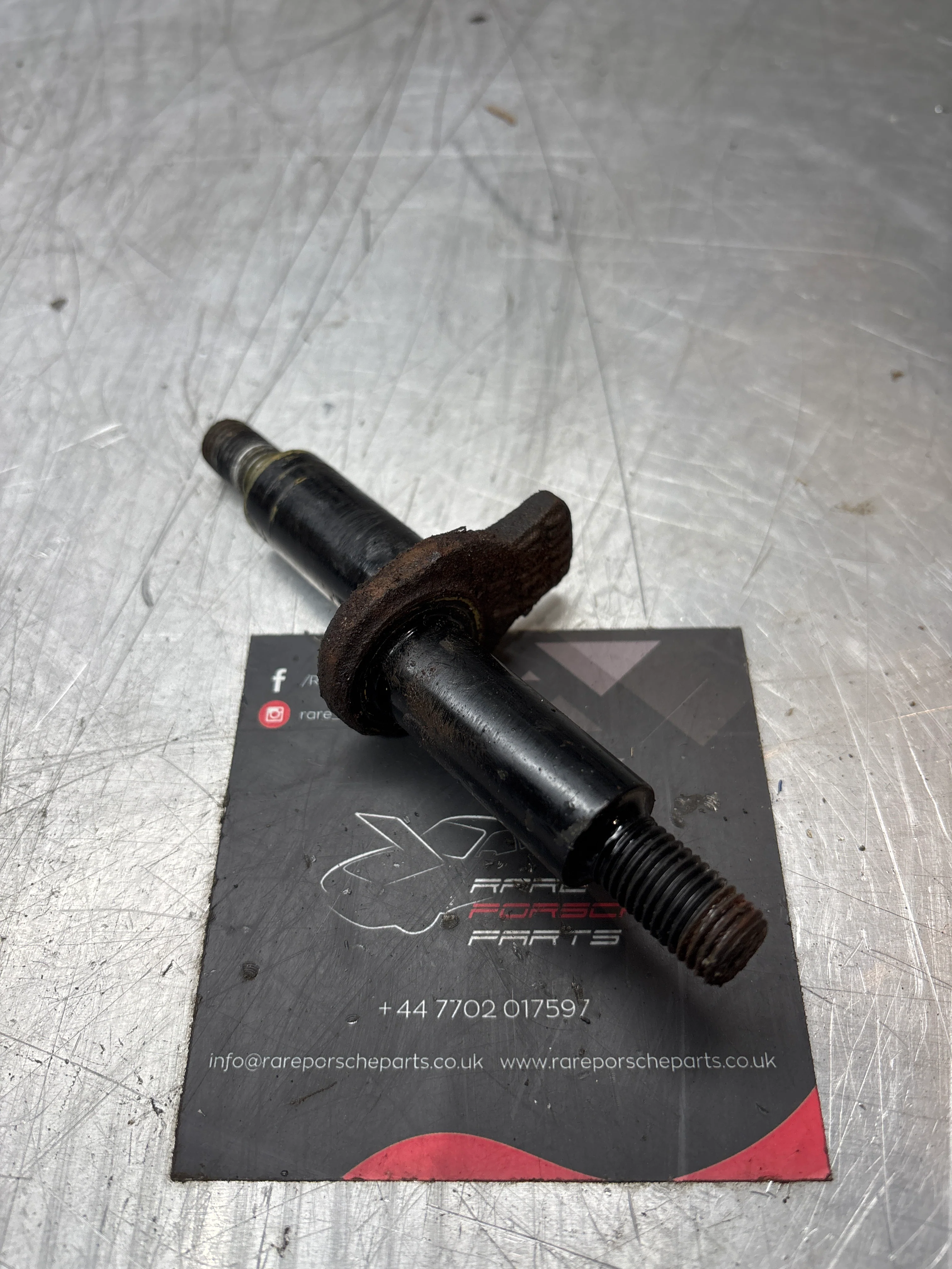 Porsche 944 85.5- eccentric bolt for wishbone 95134143103, used - Image 2