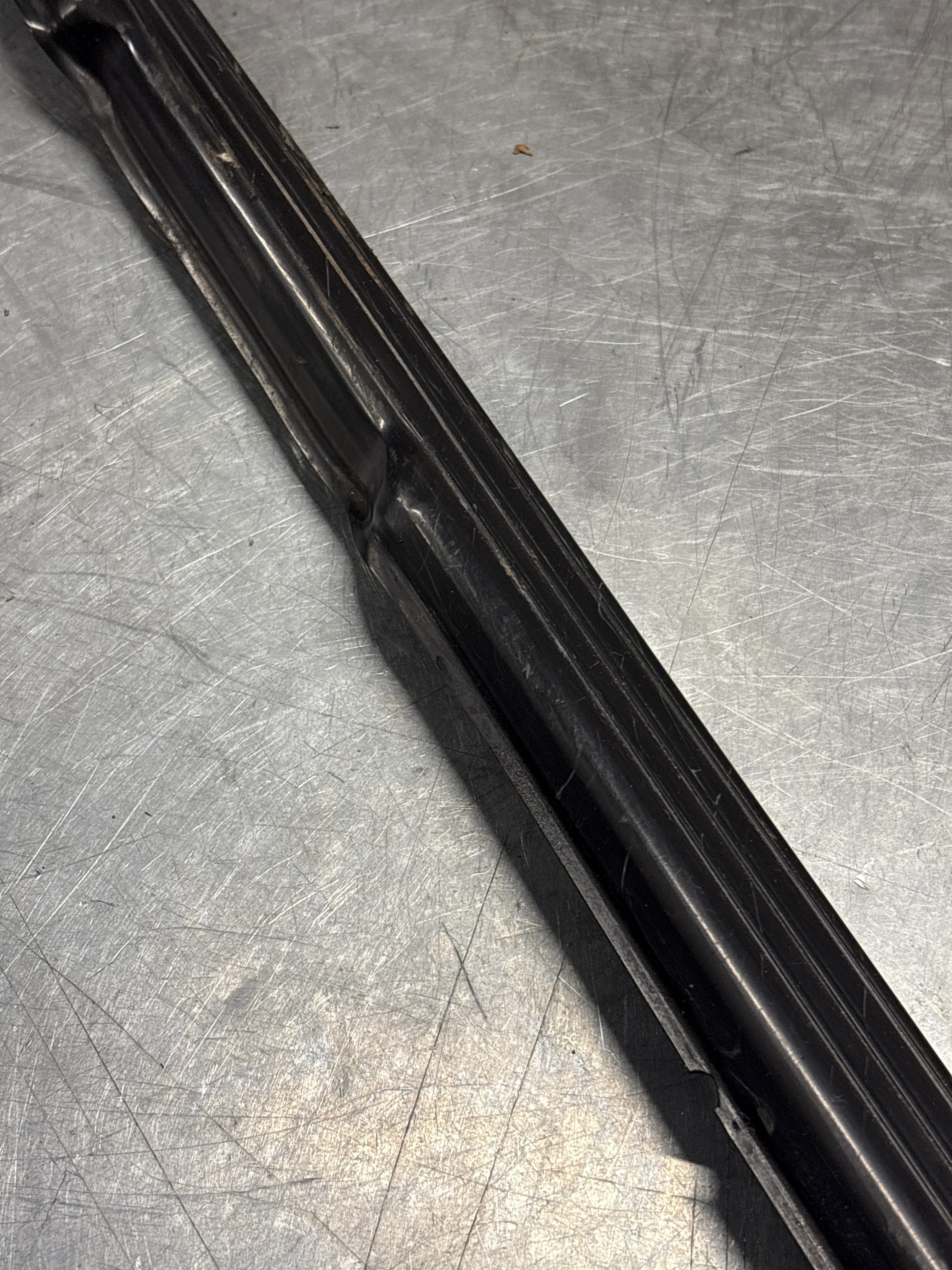 Porsche 944 85.5- left sill trim, scuff plate used 94455112100 cracked - Image 4