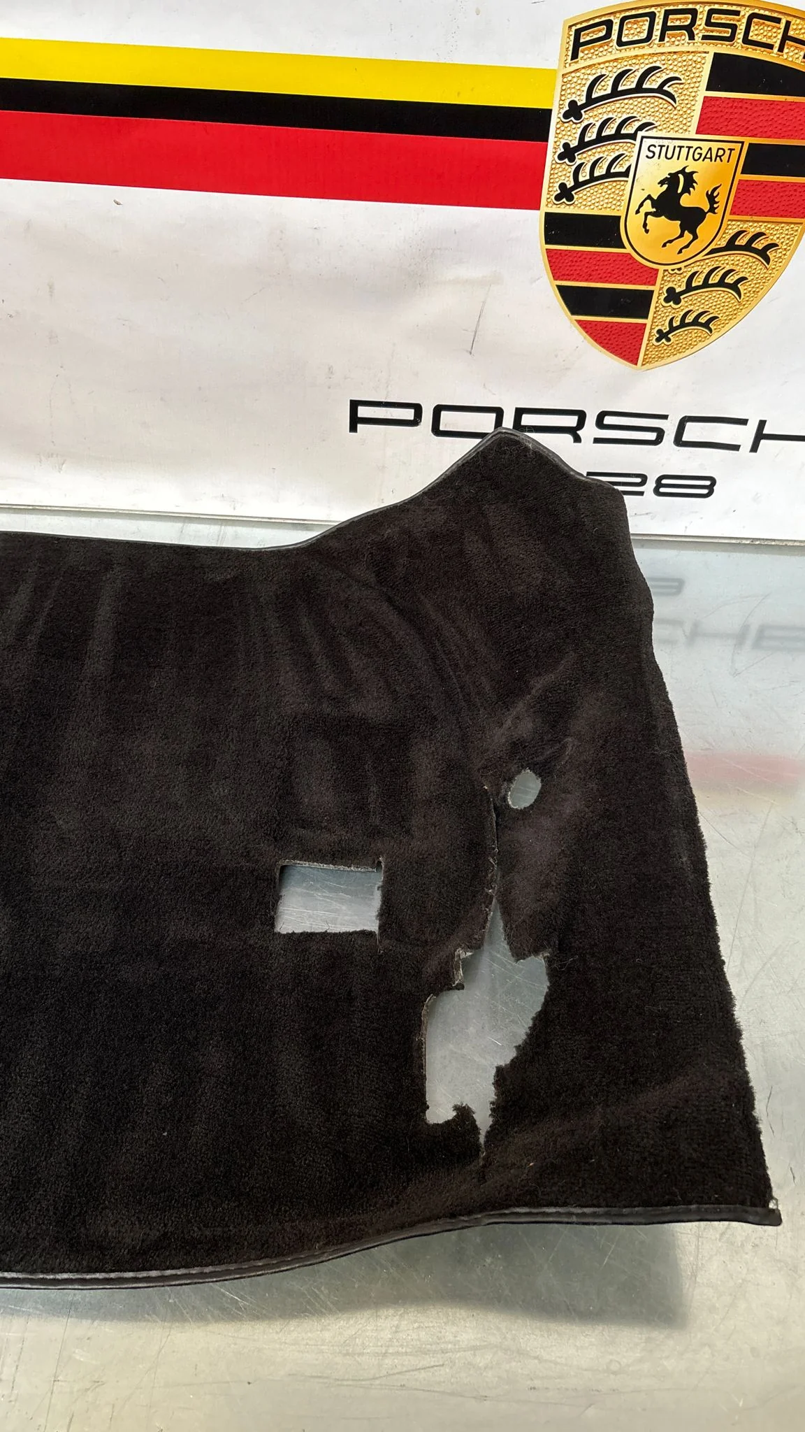 Porsche 944 85.5- LHD rear floor carpet, black, 94455507102, used - Image 3
