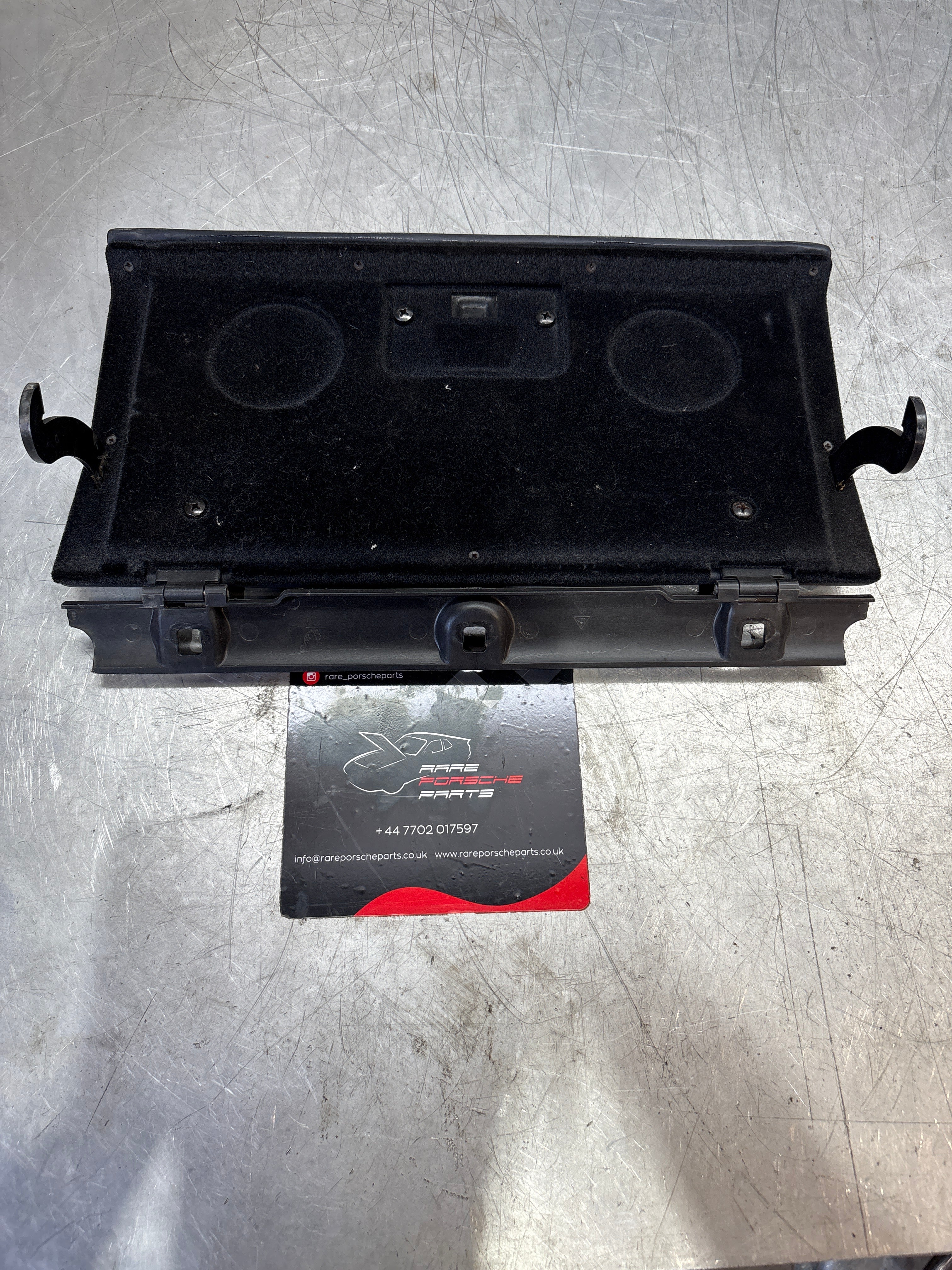 Porsche 944 85-92 glove box lid Marine blue used - Image 4