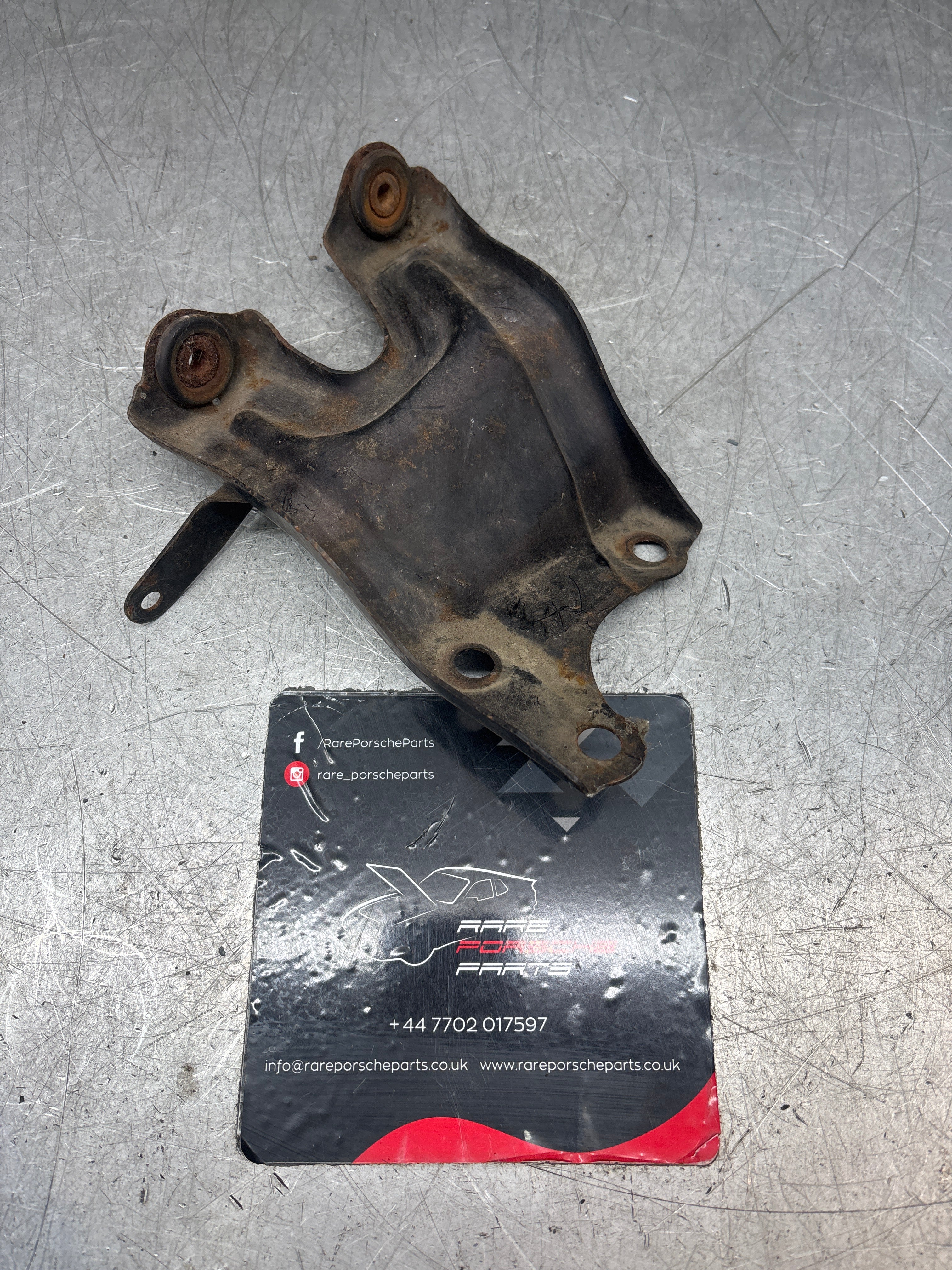 Porsche 944 ‘85- air filter box bracket. 94411006701, used - Image 2