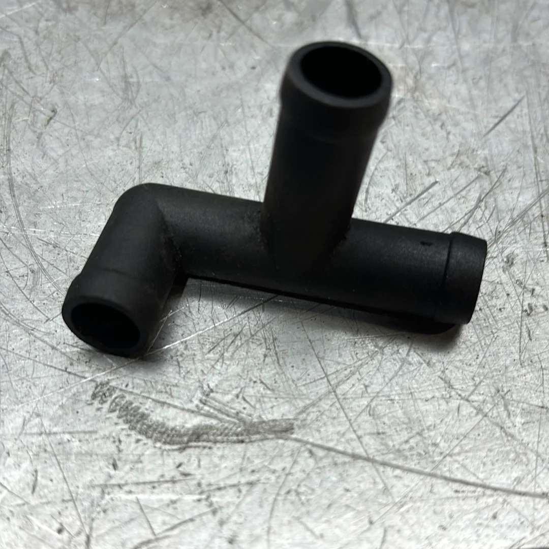 Porsche 944 924 Brake booster hose Connecting Piece 94411036302, used - Image 2