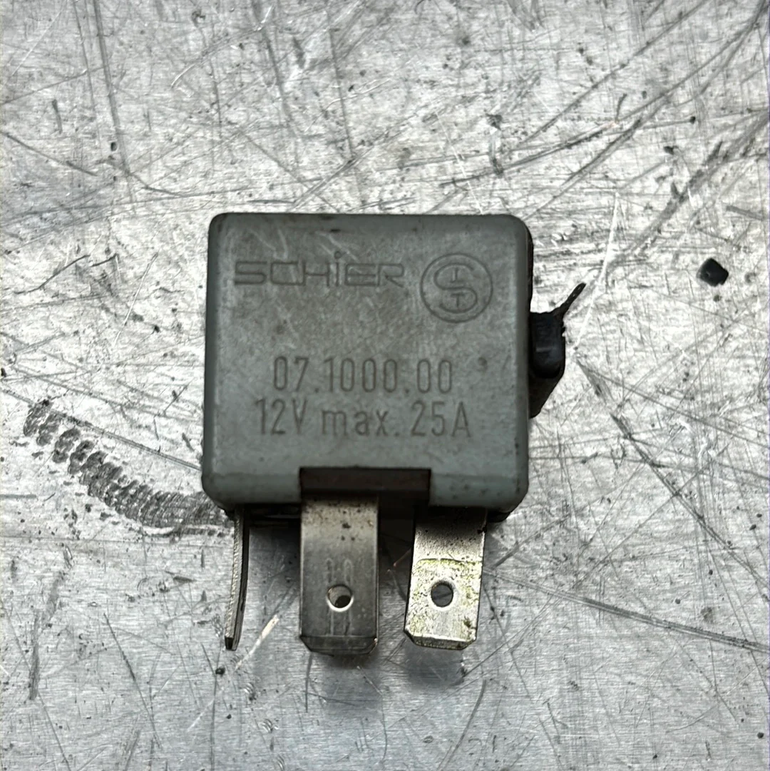 Porsche 944/924 radiator fan relay, 321919505 used - Image 5
