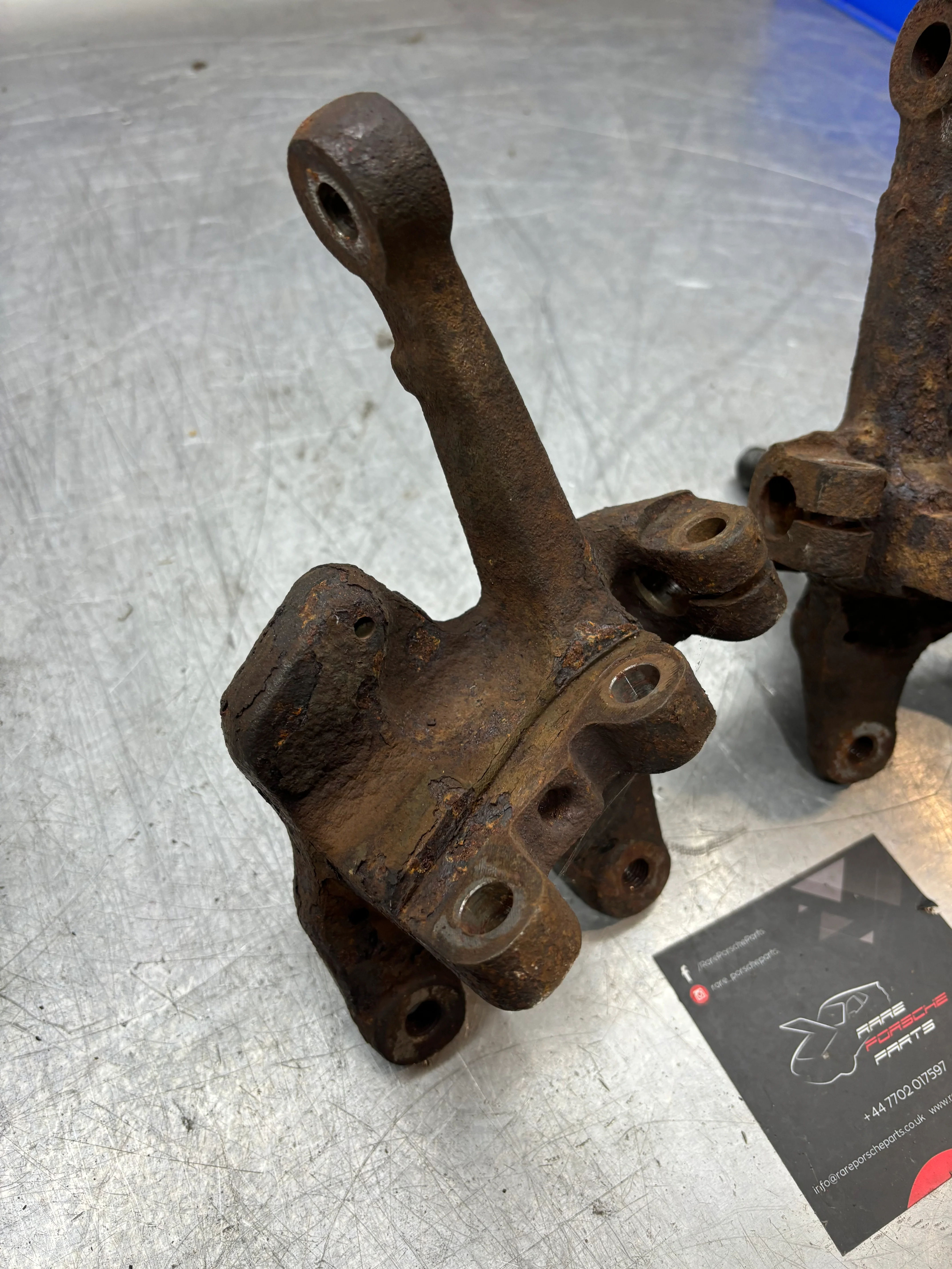 Porsche 944 85.5-87 pair of steering knuckle, spindle axle front 477407311N 477407312L, used - Image 6