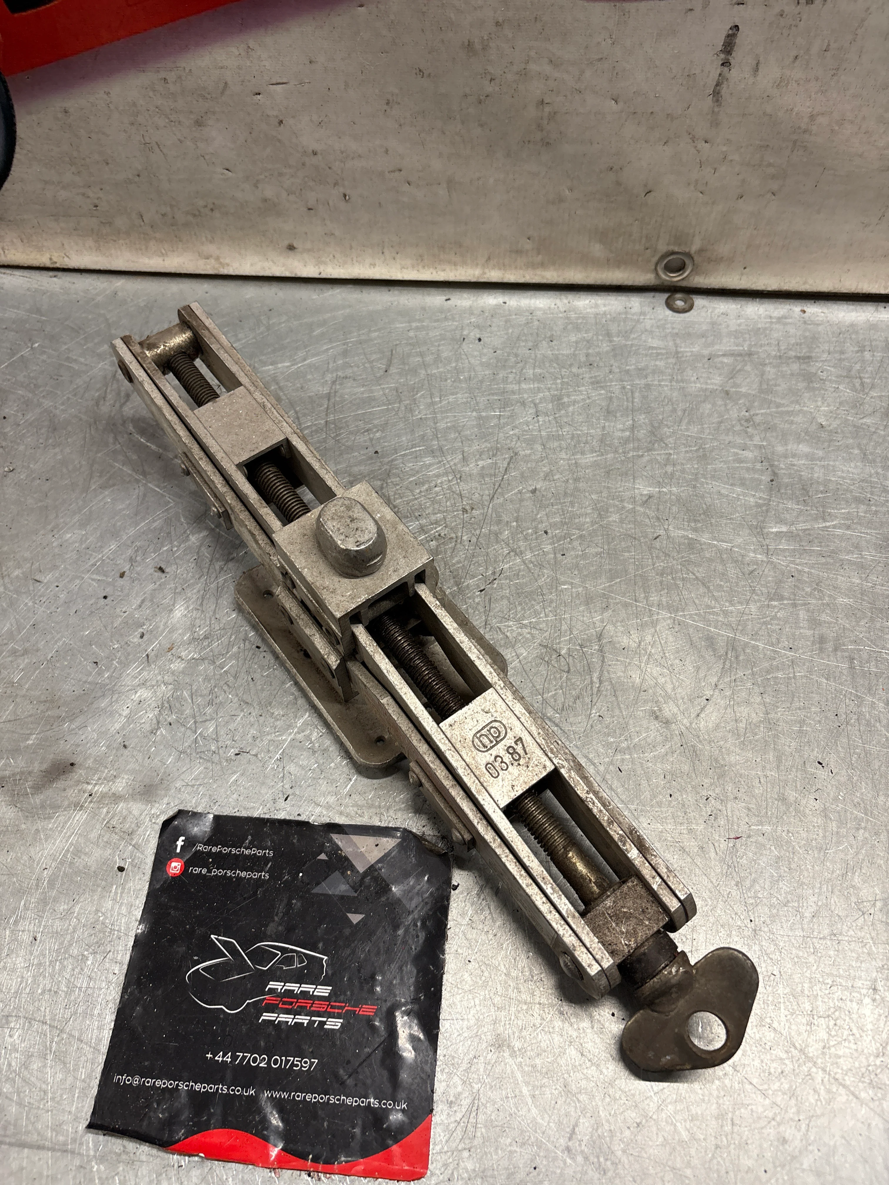 Porsche 944 / 944 Turbo spare tire jack lift, used - Image 2