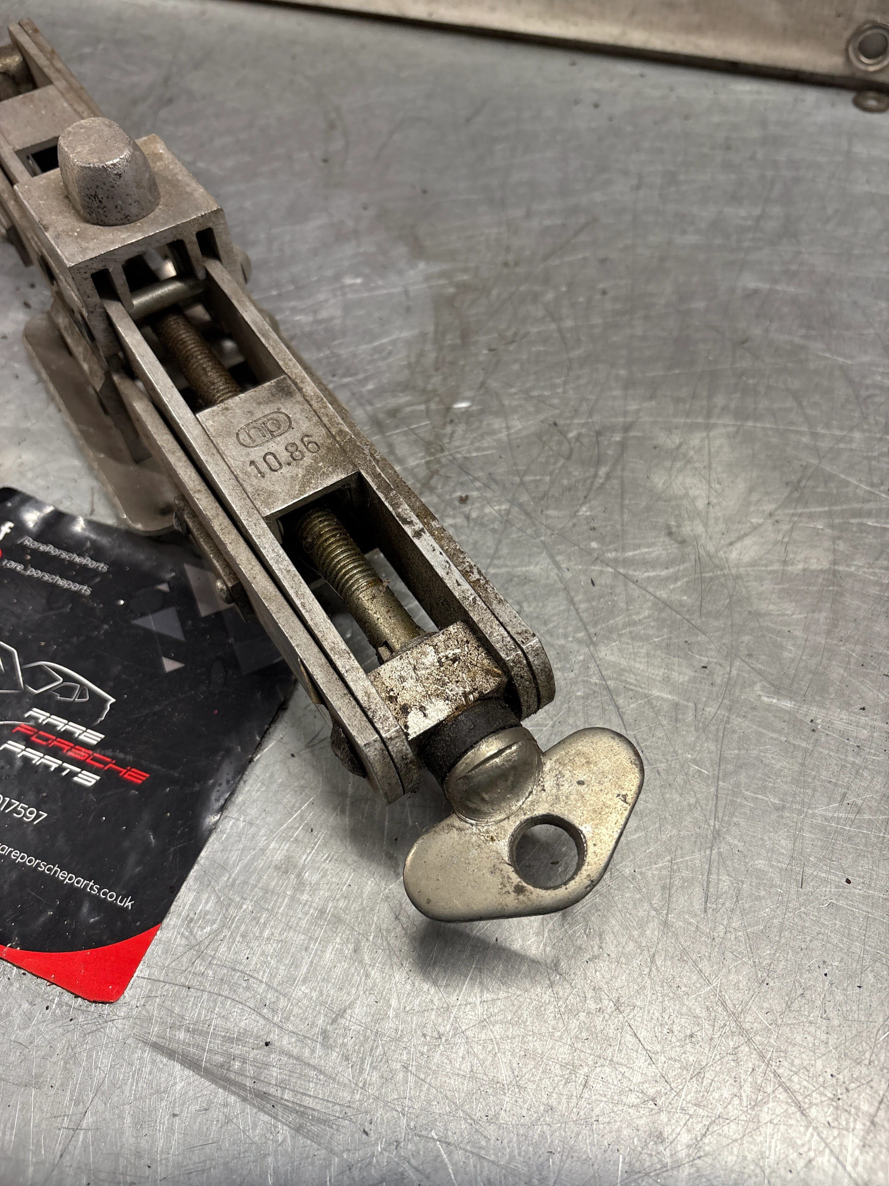 Porsche 944 / 944 Turbo spare tire jack lift, used - Image 4
