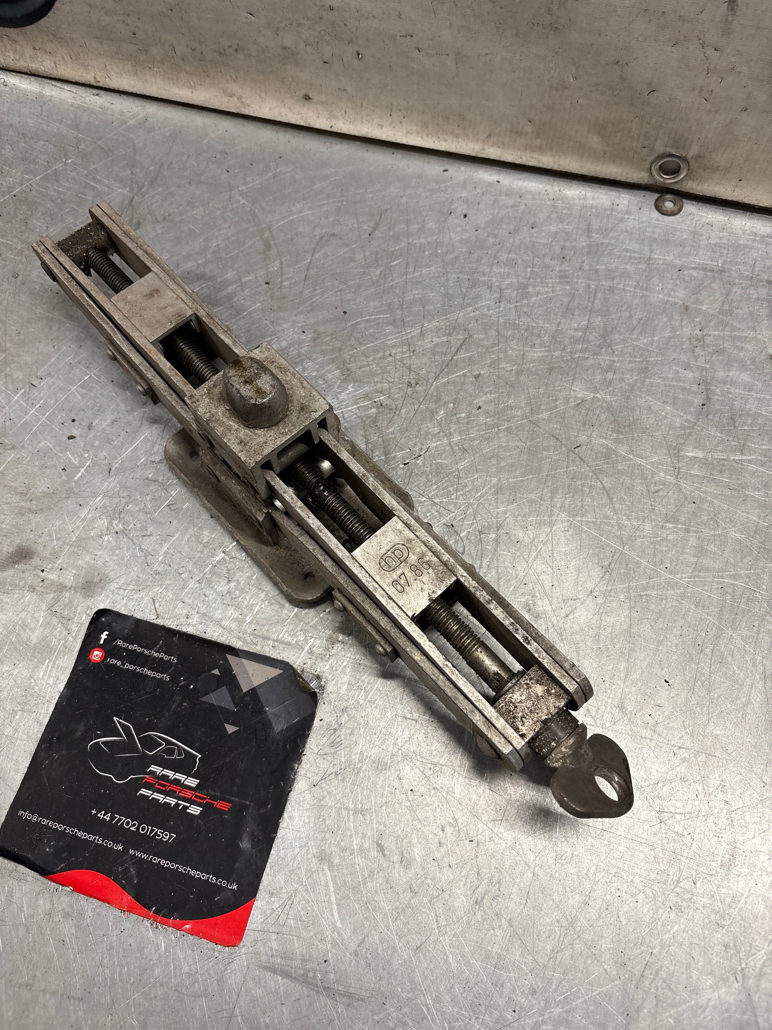 Porsche 944 / 944 Turbo spare tire jack lift, used - Image 2