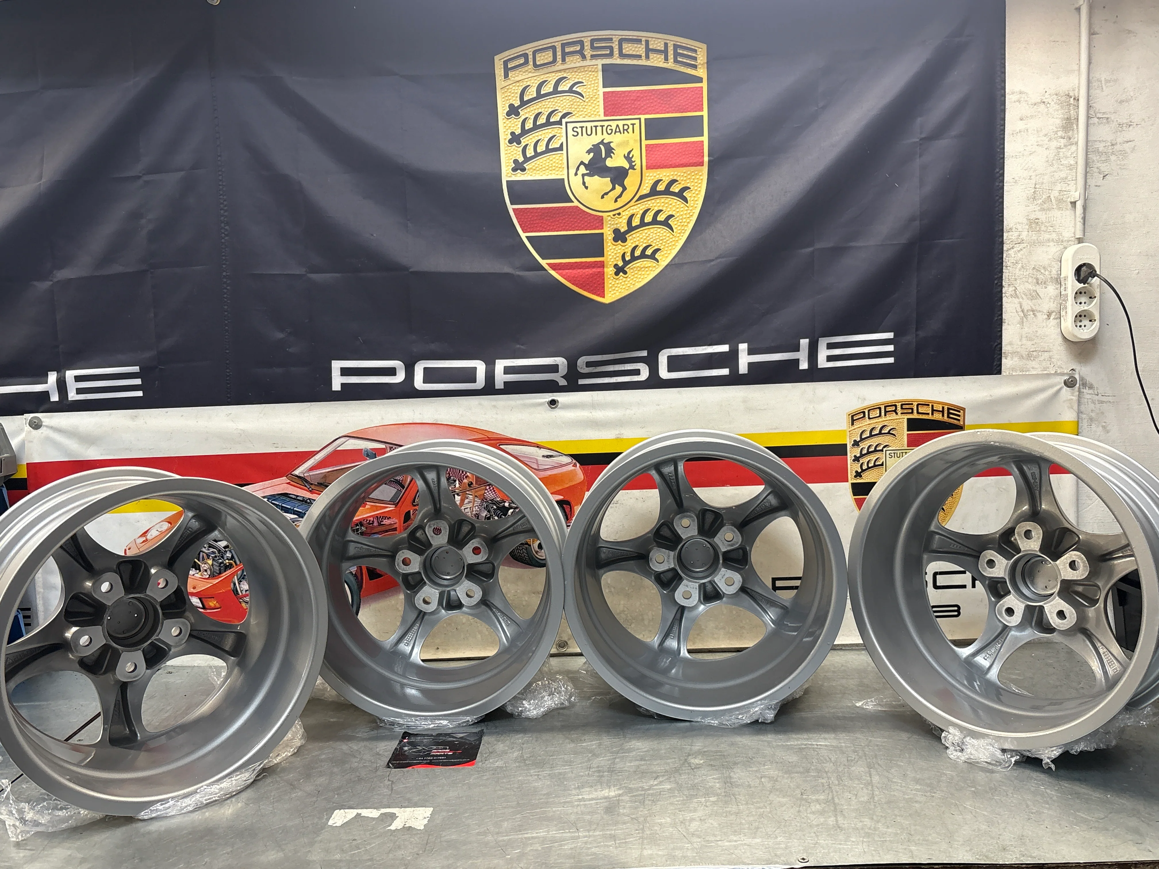 Porsche 944 968 16 inch alloy wheel set, refurbished 94436211400 / 94436211600 - Image 11
