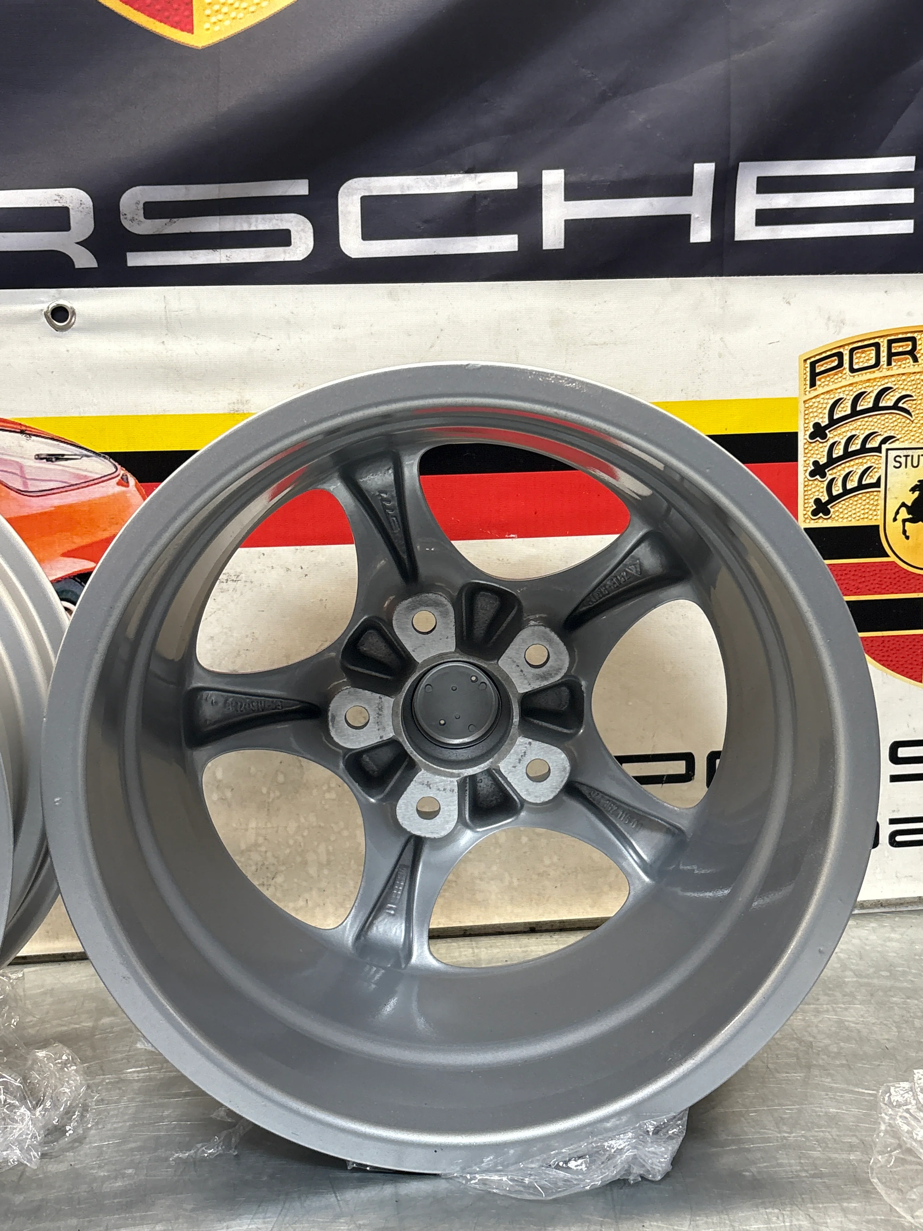 Porsche 944 968 16 inch alloy wheel set, refurbished 94436211400 / 94436211600 - Image 14