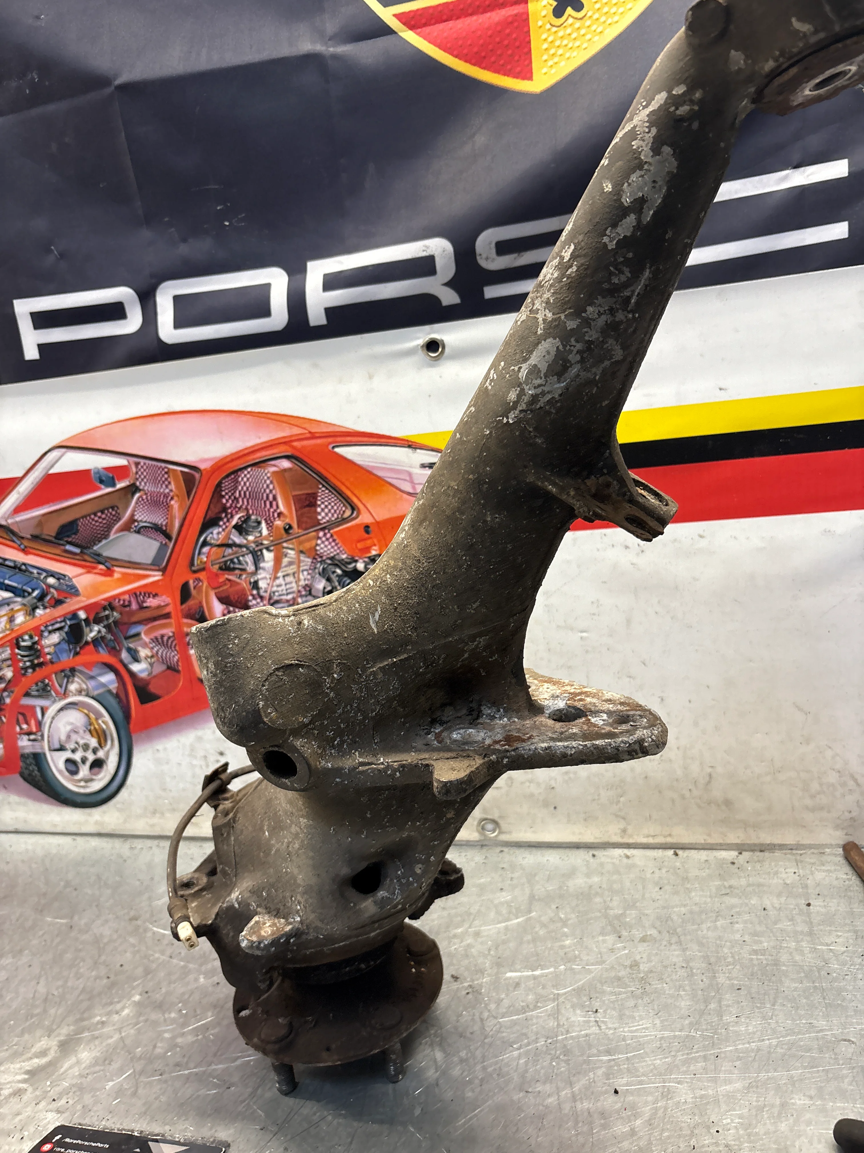 Porsche 944 alloy rear left trailing arm, used 95133151305 / 9513315134R used, with hubs - Image 7