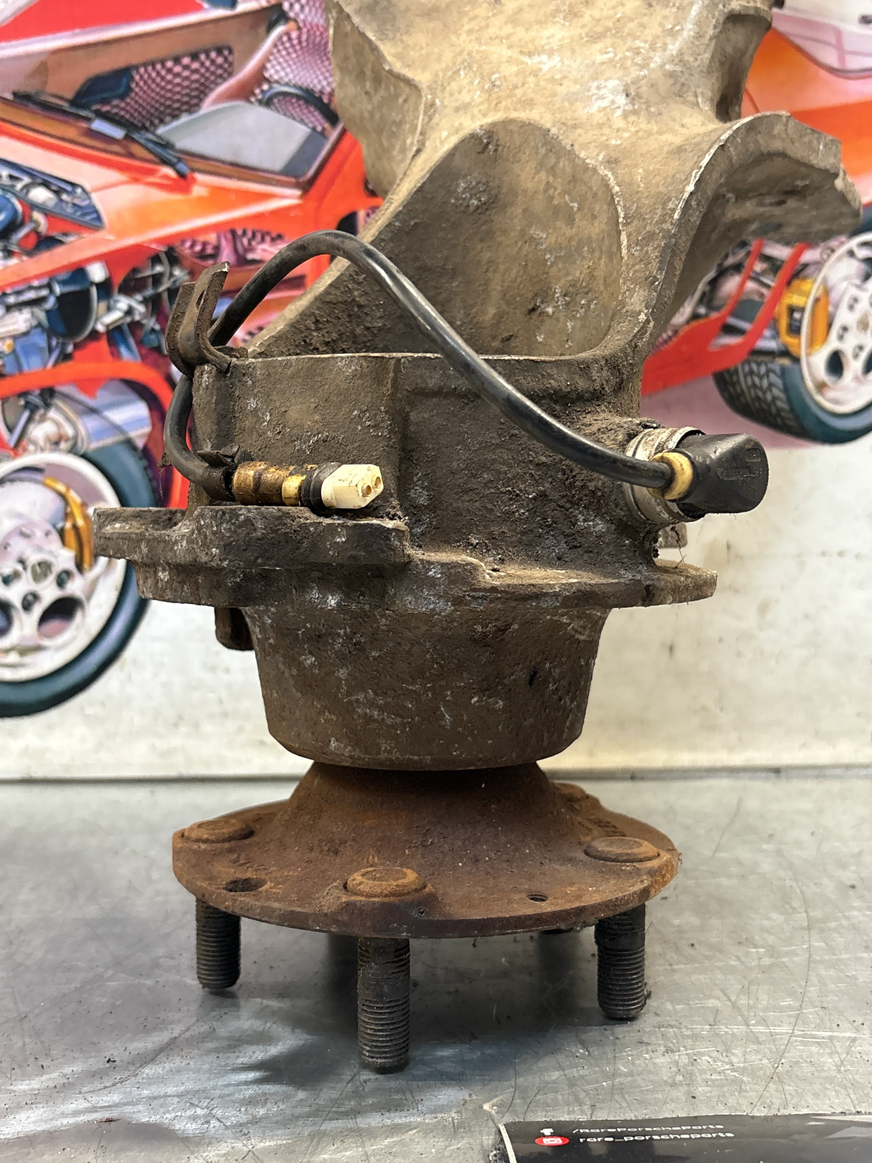 Porsche 944 alloy rear right trailing arm, used 95133151405 / 9513315144R used, with hubs - Image 5