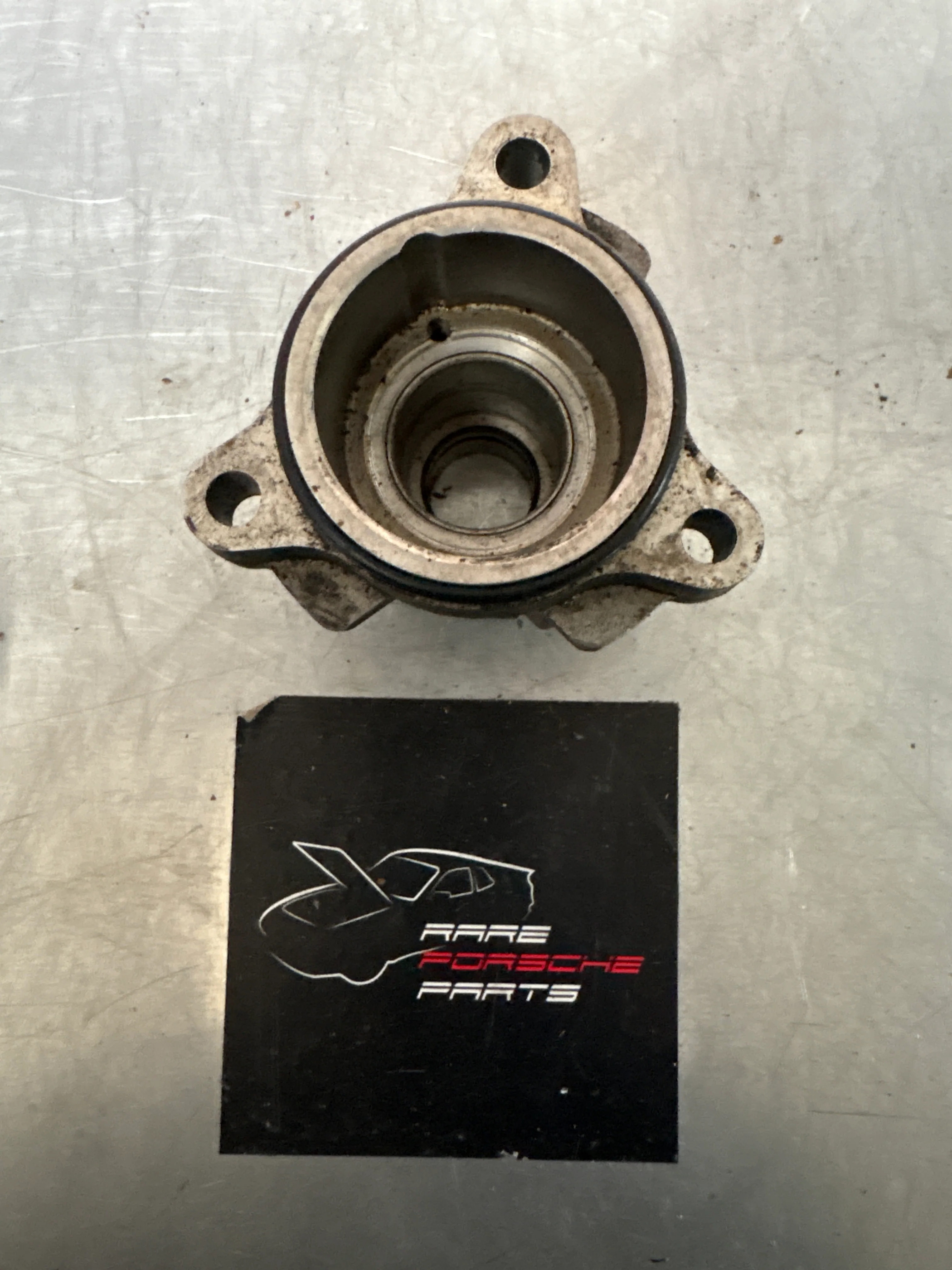 Porsche 944 balance shaft front bearing cover, 9441011433R - Image 3