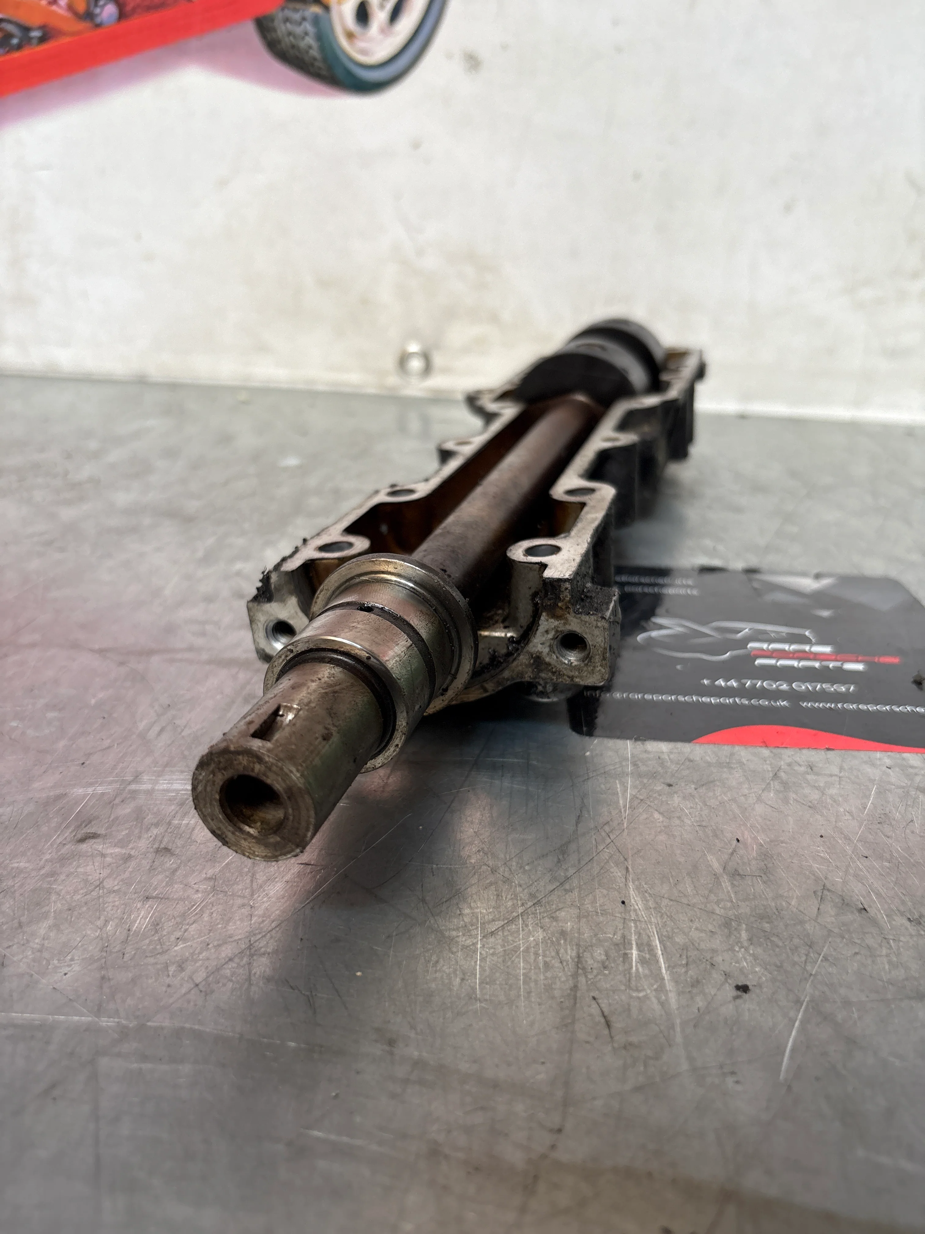 Porsche 944 Balance shaft, with housing, used 9441011058R - Image 2