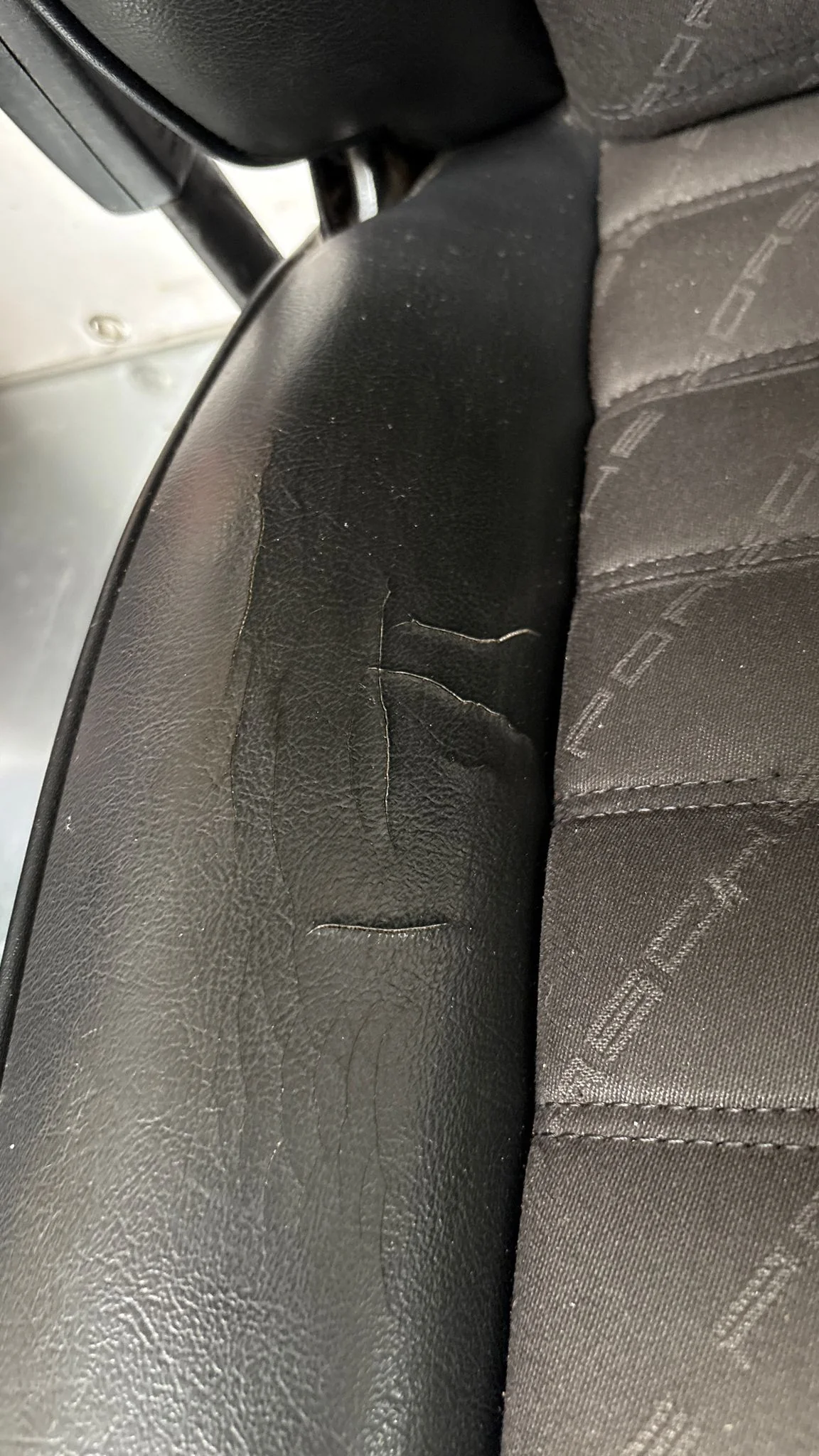 Porsche 944 black seat set, front seats with Porsche scripted fabric, used - Image 23