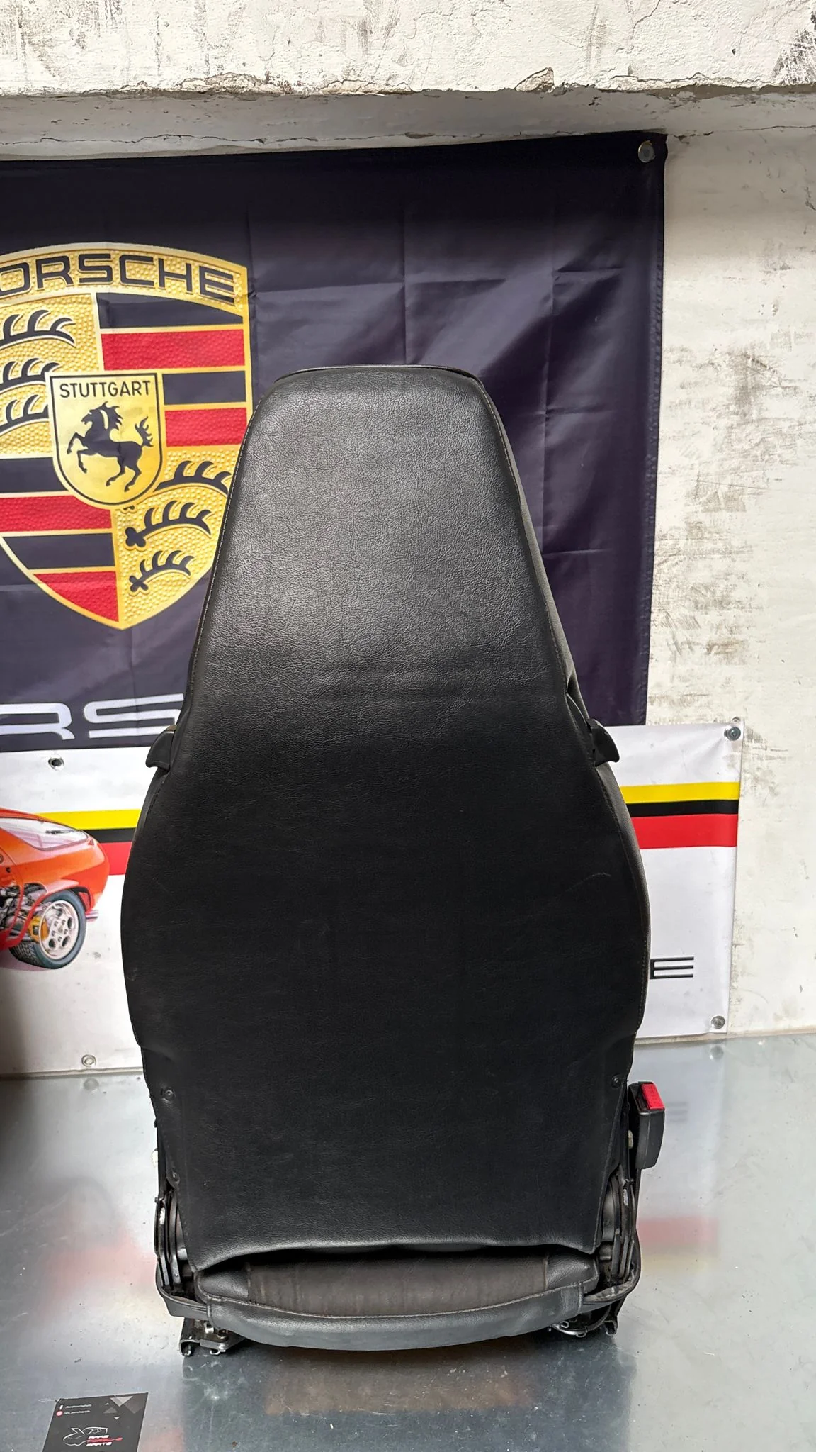 Porsche 944 black seat set, front seats with Porsche scripted fabric, used - Image 37