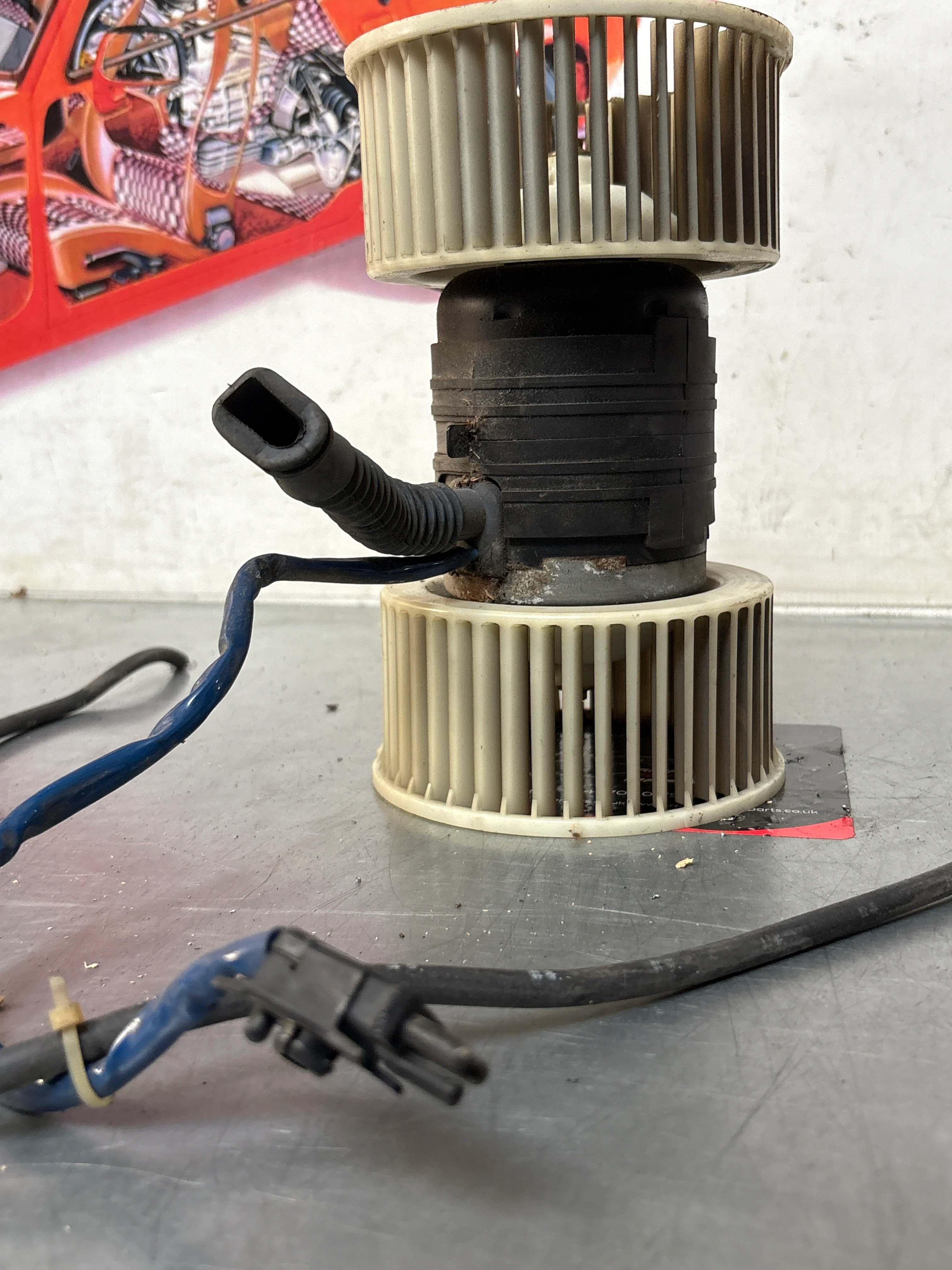 Porsche 944 blower heater fan motor 94462411700 used - Image 4
