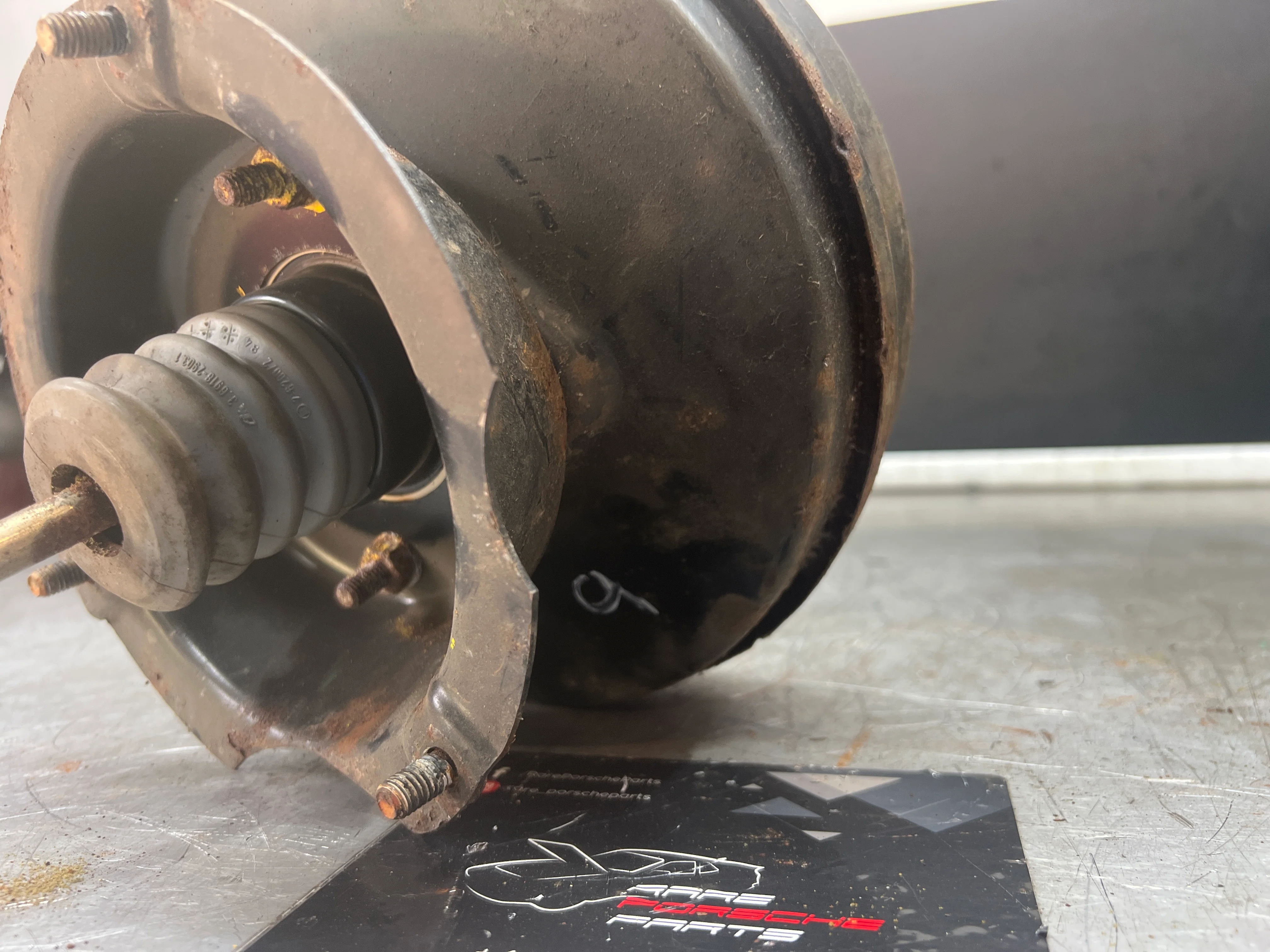 Porsche 944 brake booster, used 94435502502 - Image 5