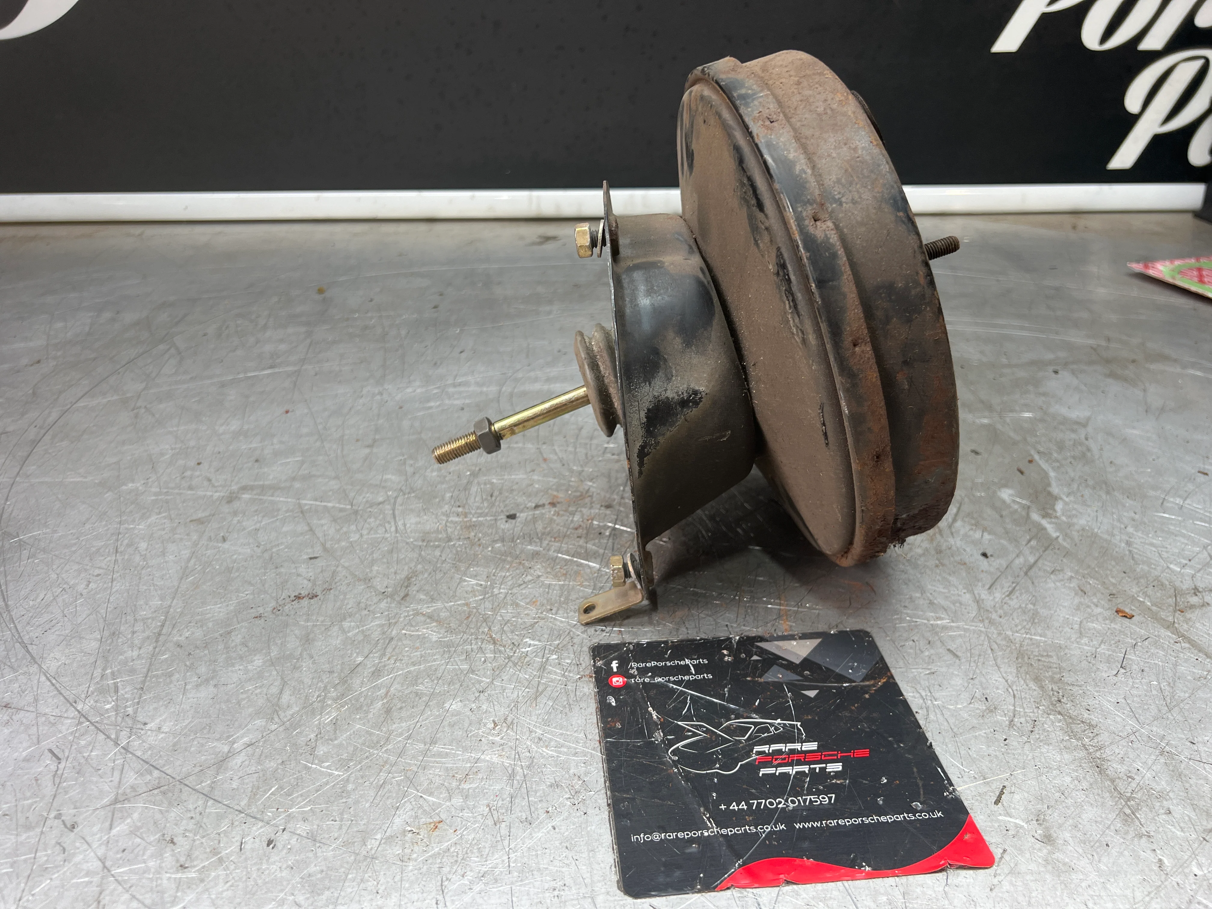 Porsche 944 brake booster, used 95135502703 - Image 5