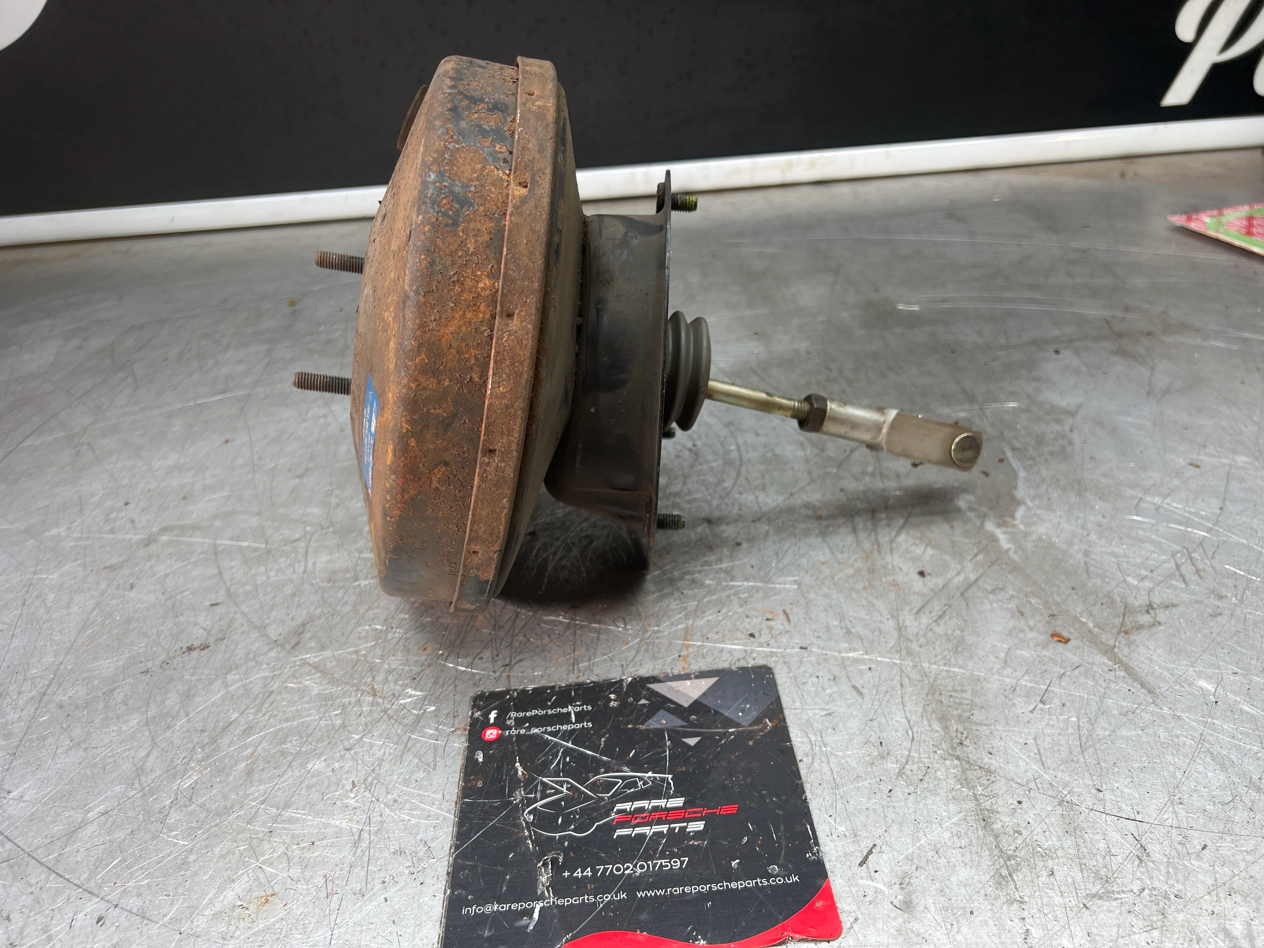 Porsche 944 brake booster, used 95135502703 - Image 6