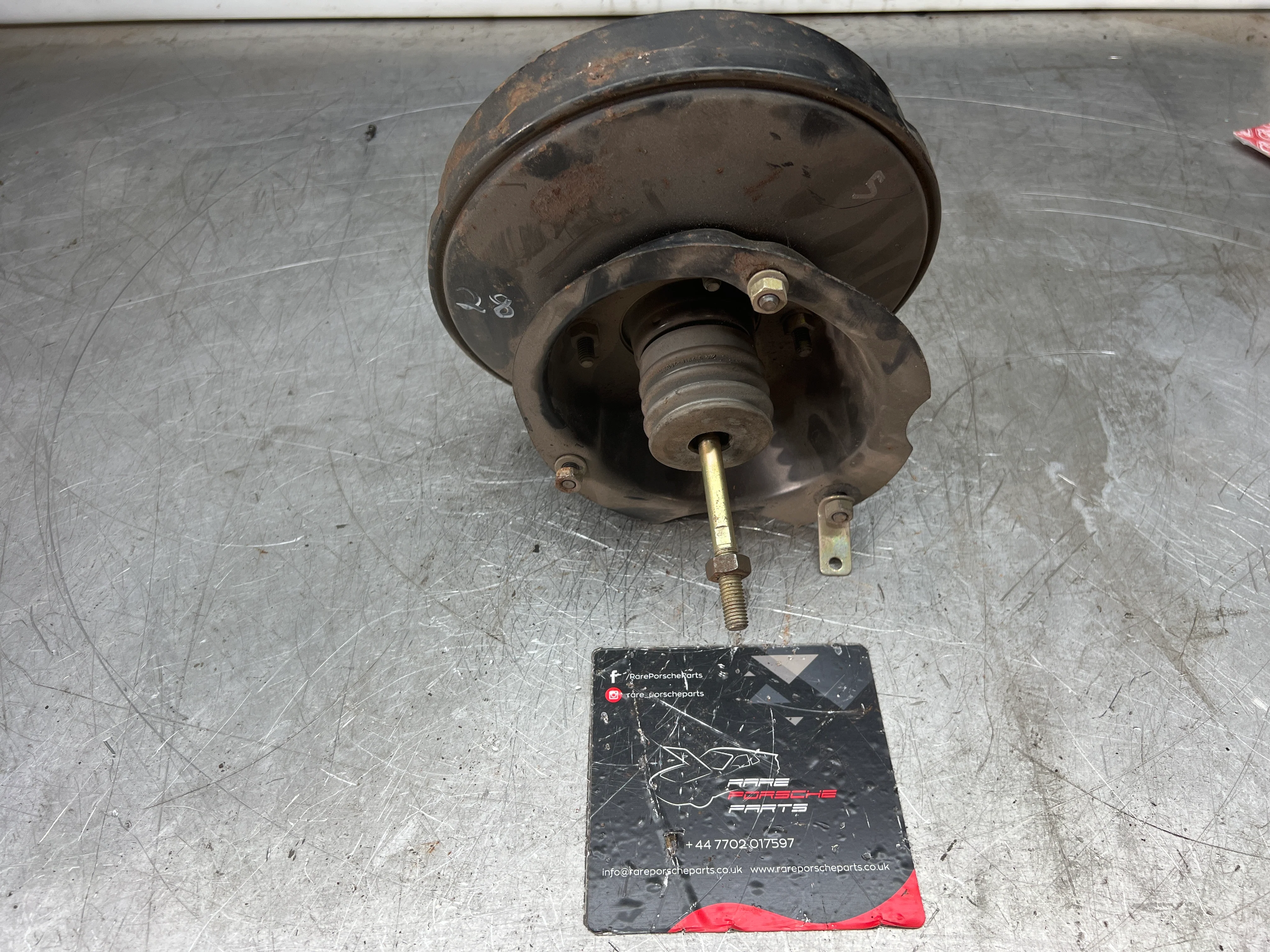 Porsche 944 brake booster, used 95135502711 - Image 3