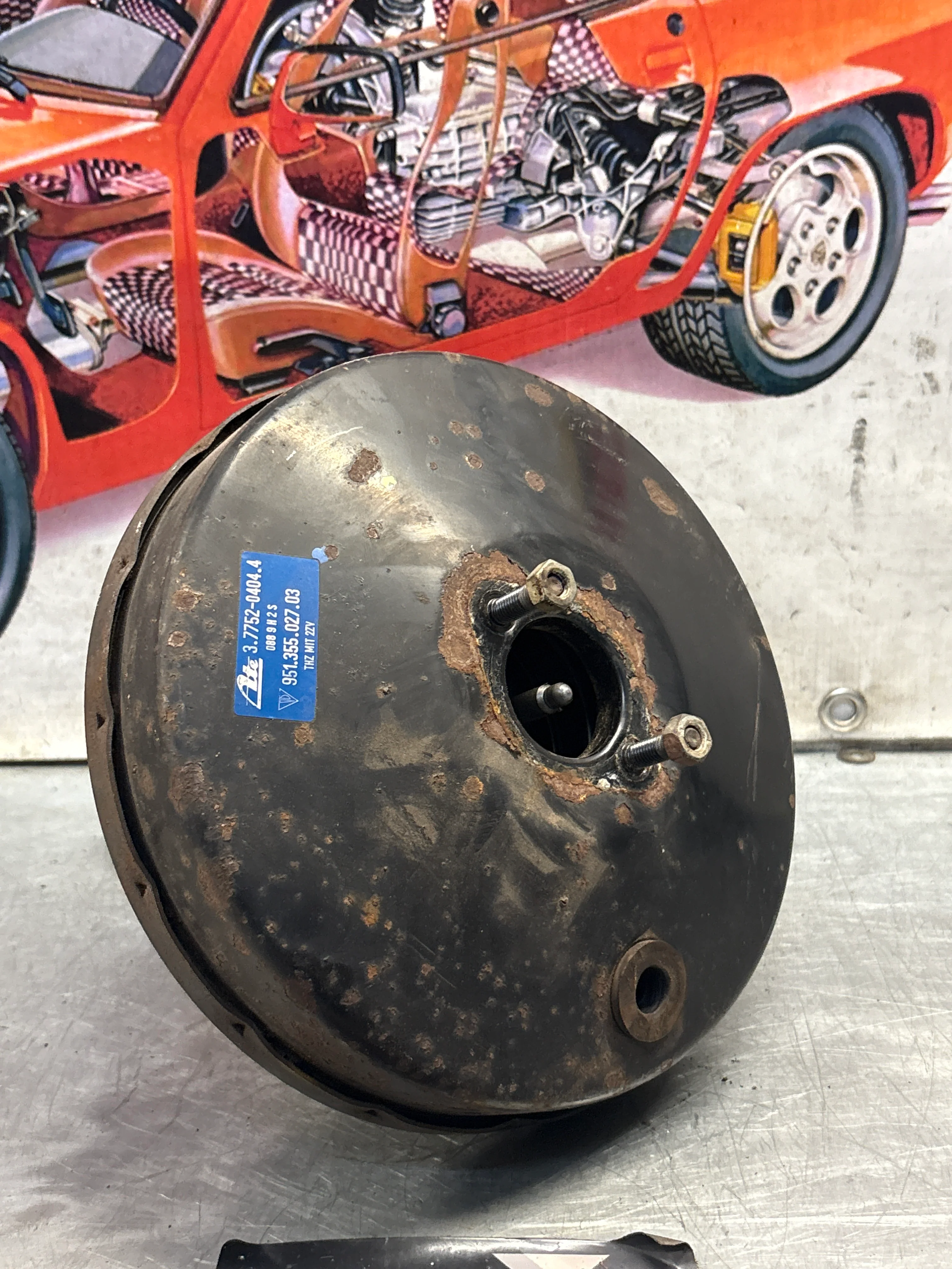 Porsche 944 brake booster, used 95135502703 - Image 2
