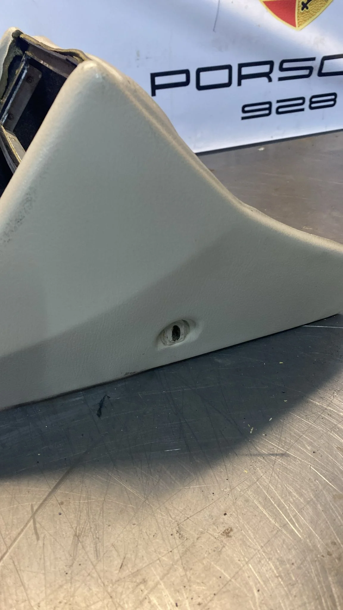 Porsche 944 centre console beige, 94455205100 used - Image 2