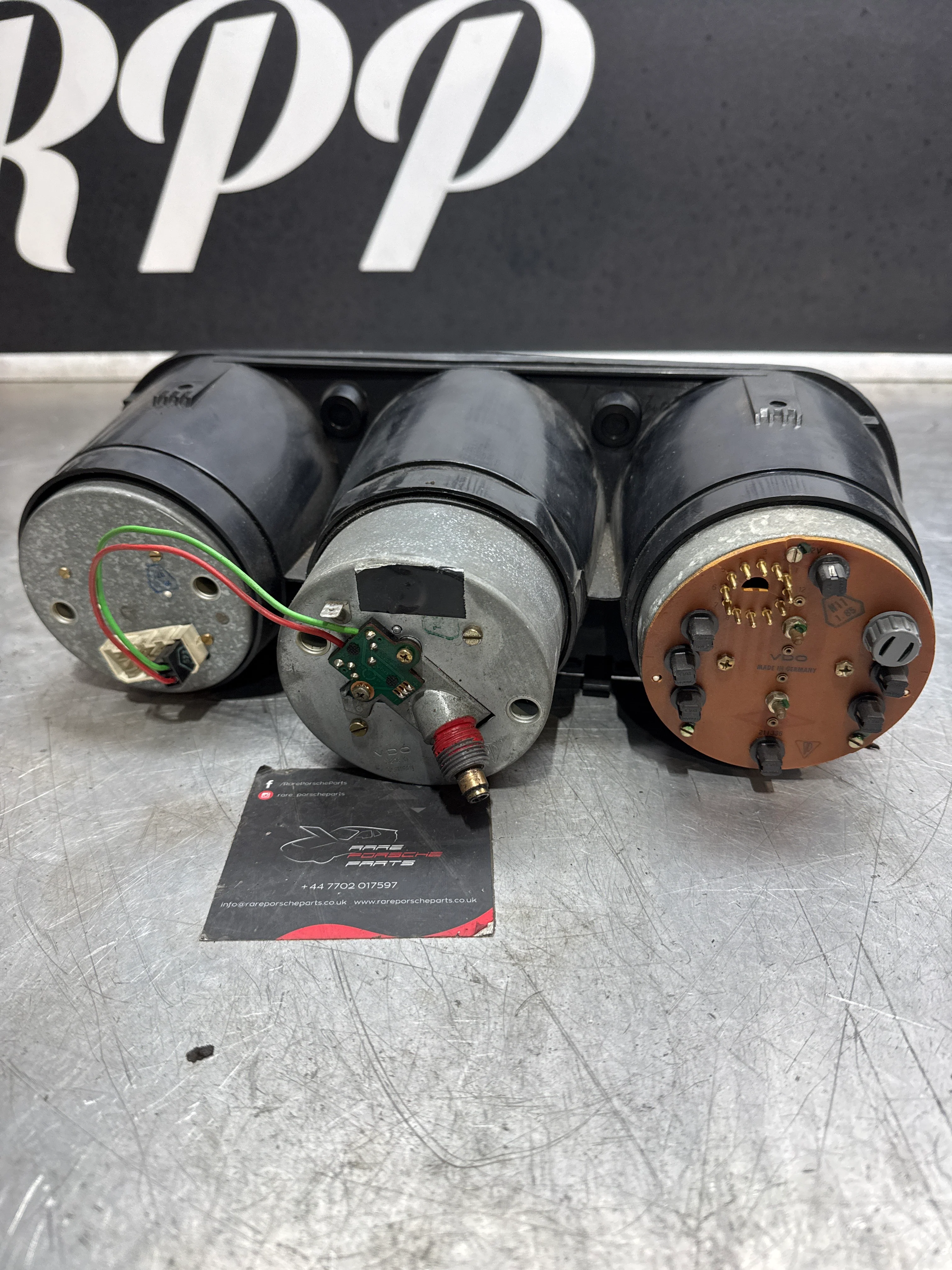 Porsche 944 complete set of instruments , used 95697miles 94464131000 / 94464103600 / 94464120701 - Image 6