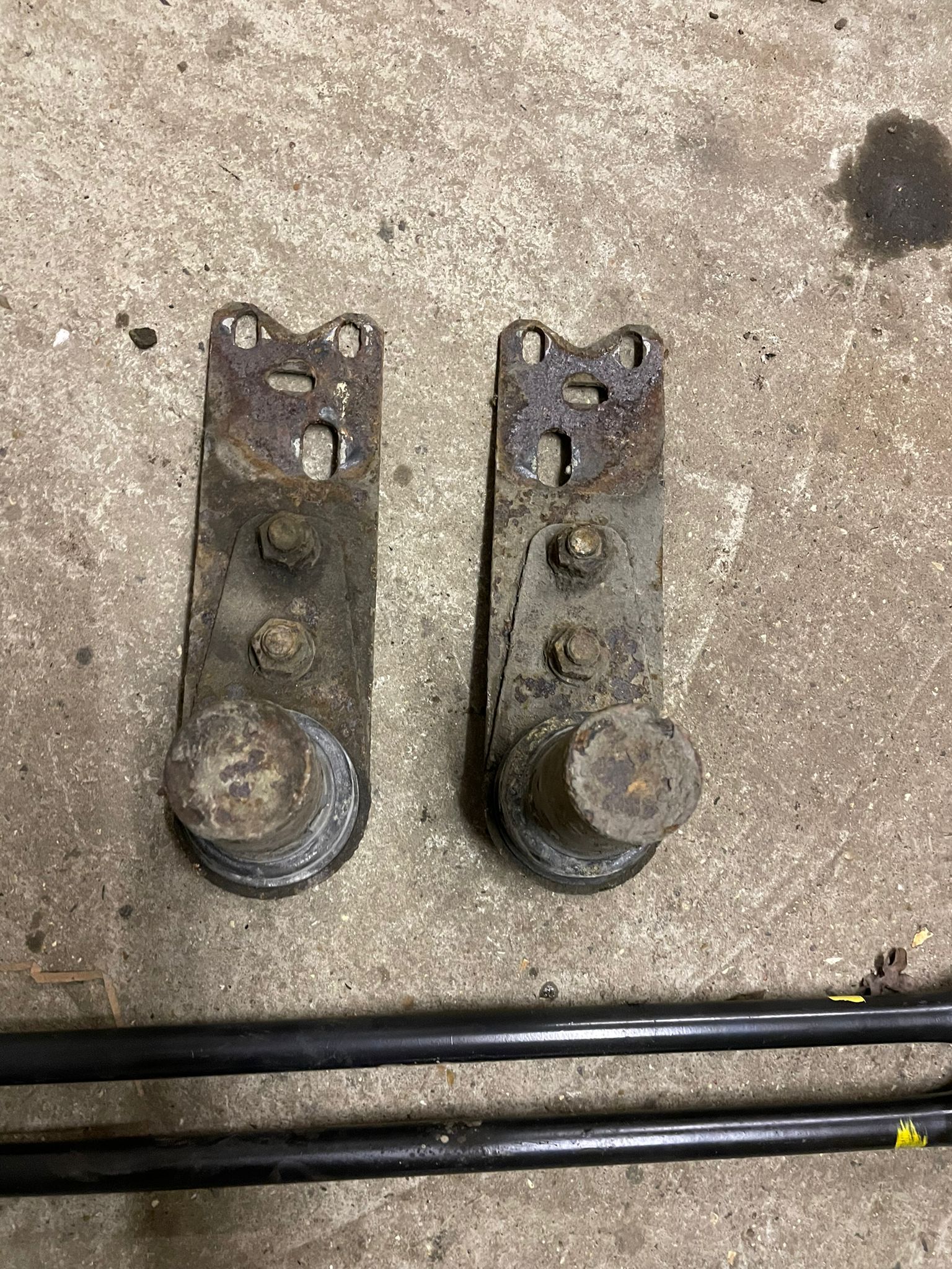 Porsche 944 Early left & Right torsion bar spring plate, Torsion Bars for steel traling arms 95133302100 - Image 3