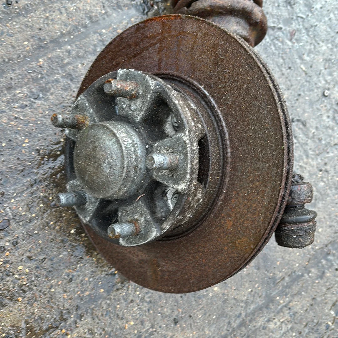 Porsche 944 early used pair of front suspension legs without brake calipers, used - Image 3