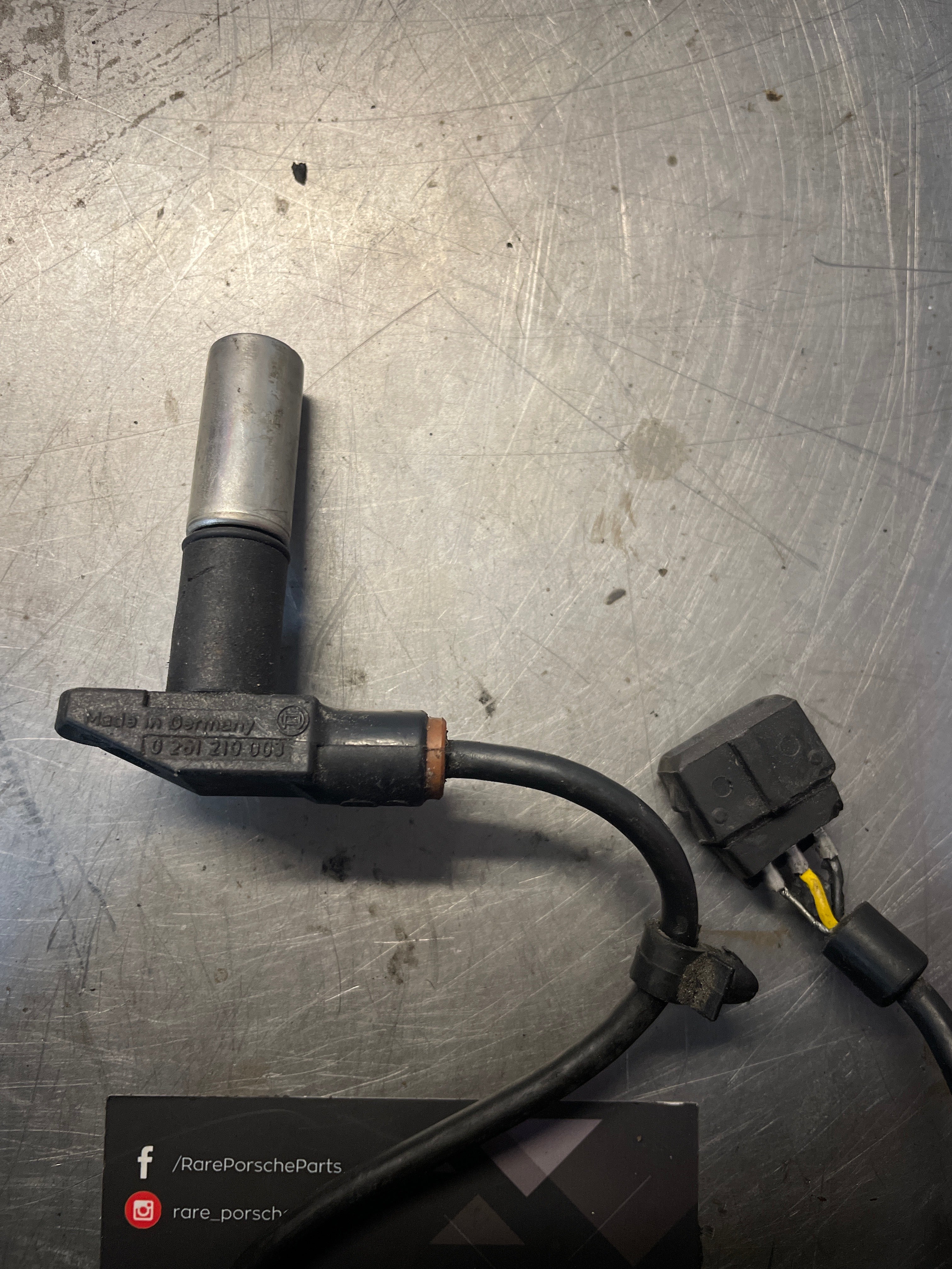 Porsche 944 flywheel sensor cable, used 0261210003 - Image 2