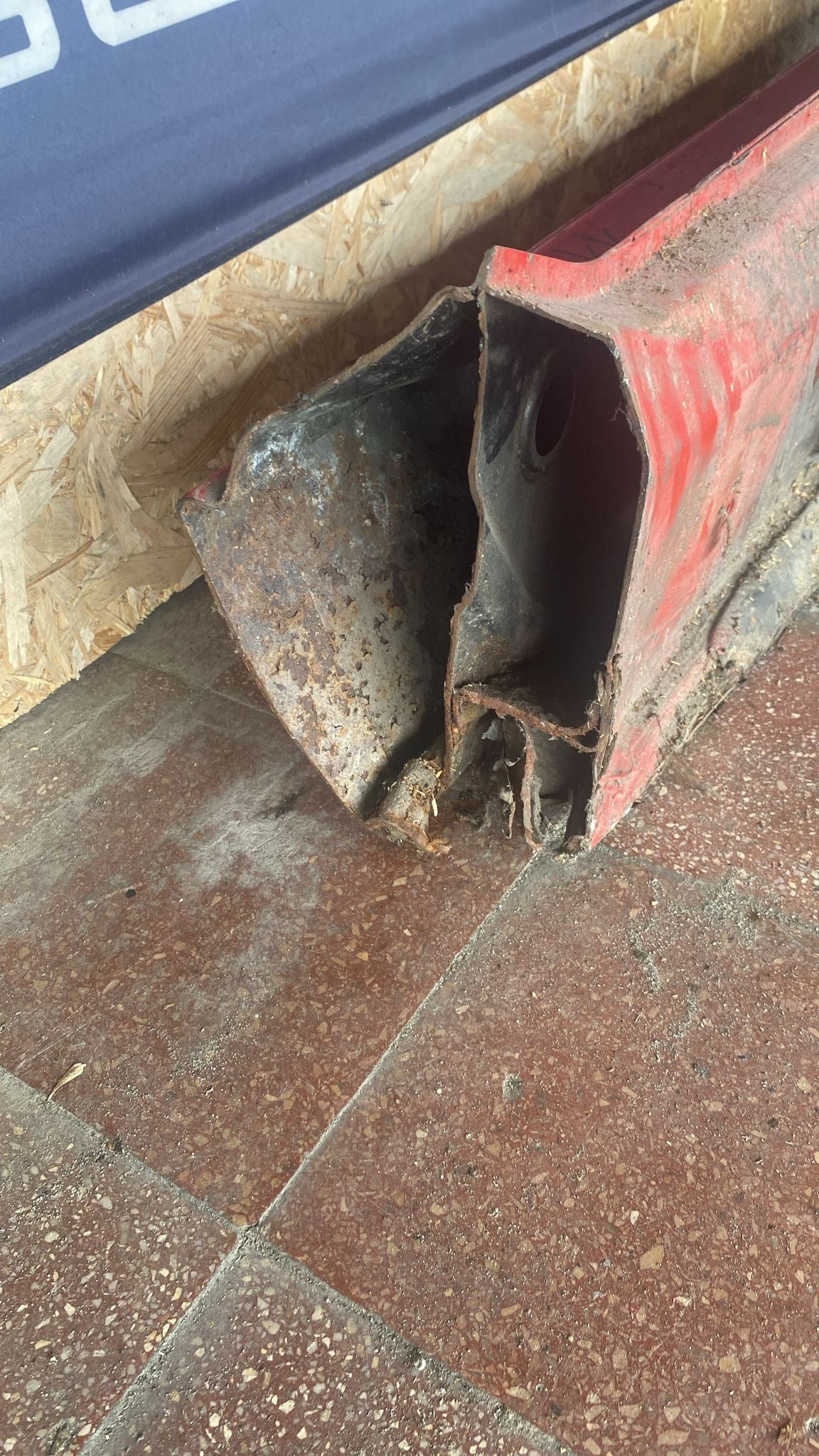Porsche 944 left sill section with A pillar 94450361102 - Image 17