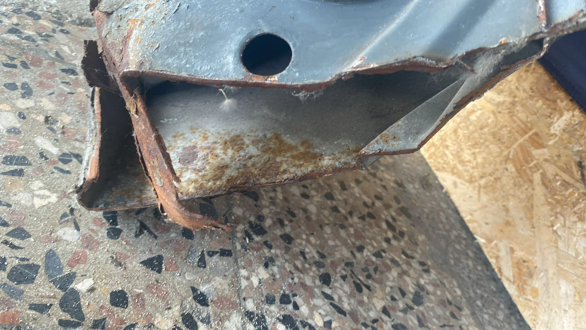 Porsche 944 left sill rear end section 94450361102 - Image 7