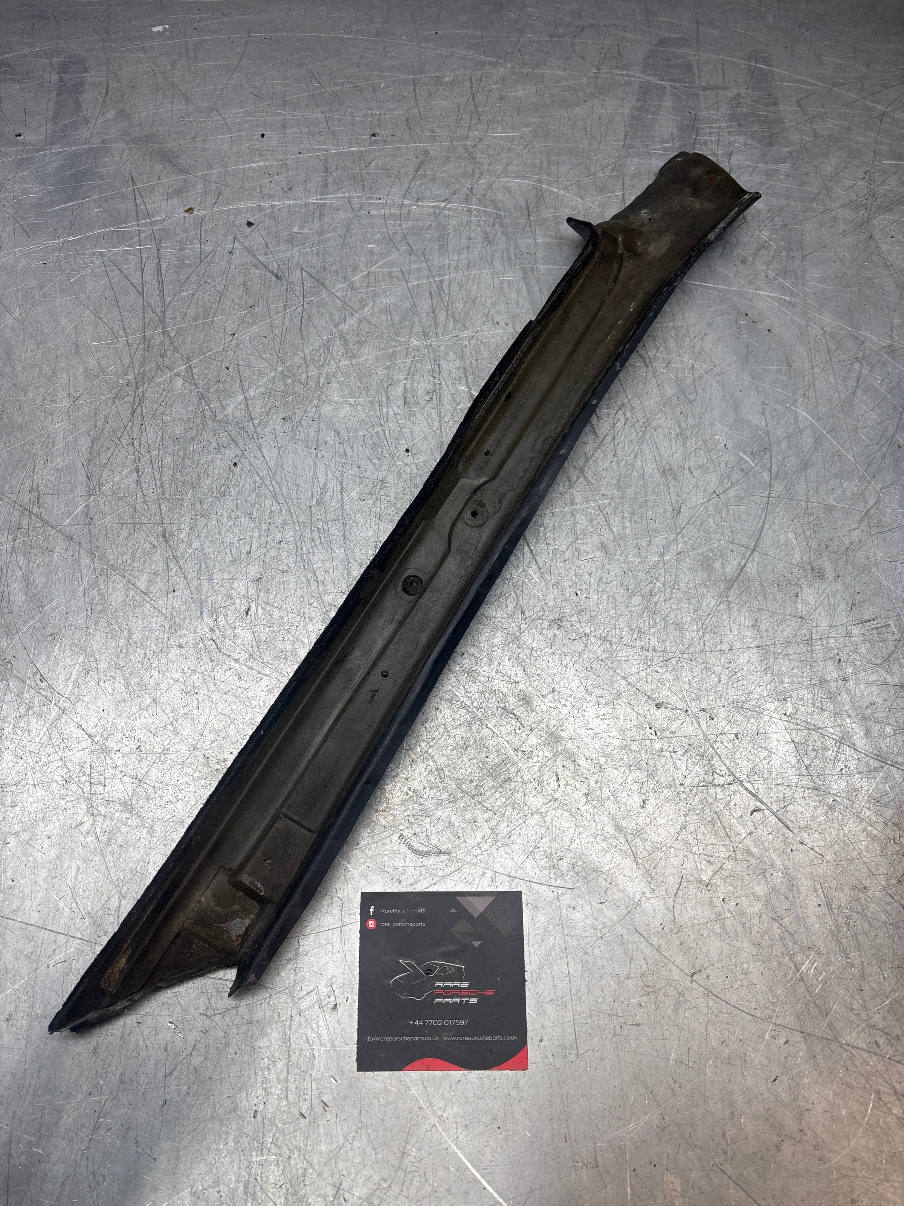 Porsche 944 oval dash black A pillar cover left side, used 94455505300 - Image 4