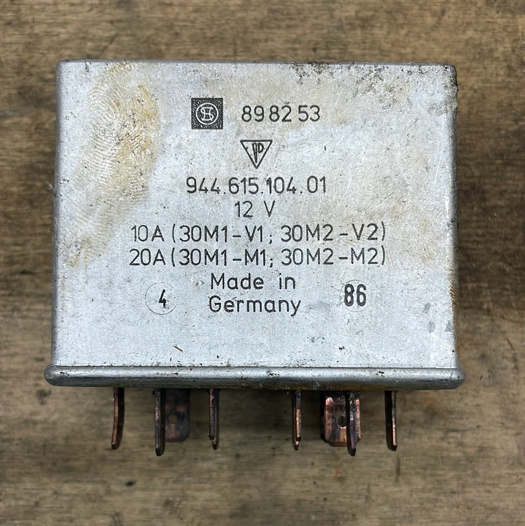 Porsche 944 radiator cooling fan relay 94461510401 944 615 104 01, used - Image 3