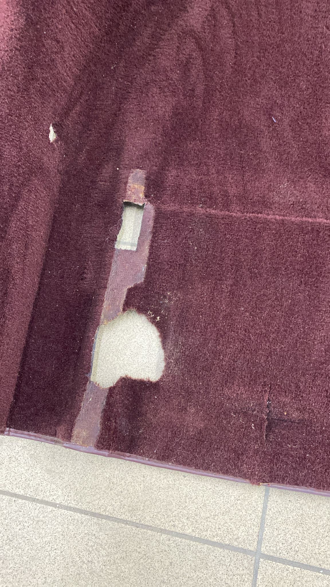 Porsche 944 rear floor carpet, burgundy, please study photos LHD, 94455507102 from 85.5 - Image 3