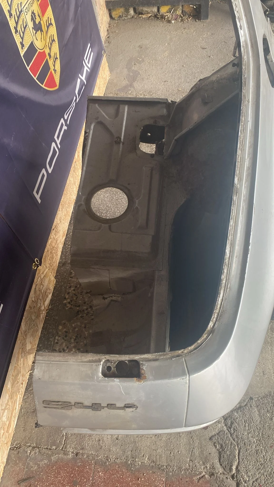 Porsche 944 Right side cut, rear fender 94450390403, - Image 9
