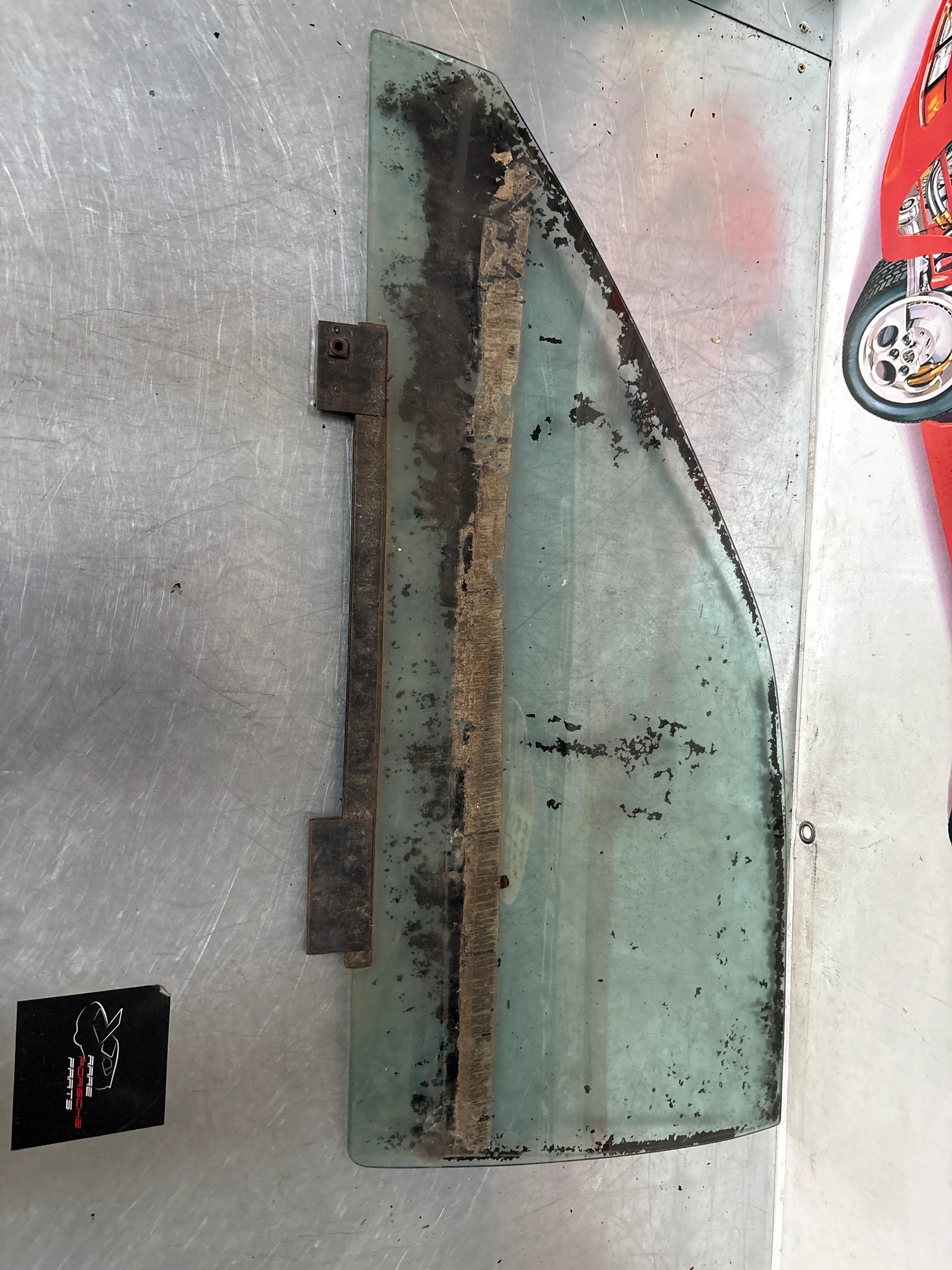 Porsche 944 Left side door glass, tinted green used 94454202301 - Image 2