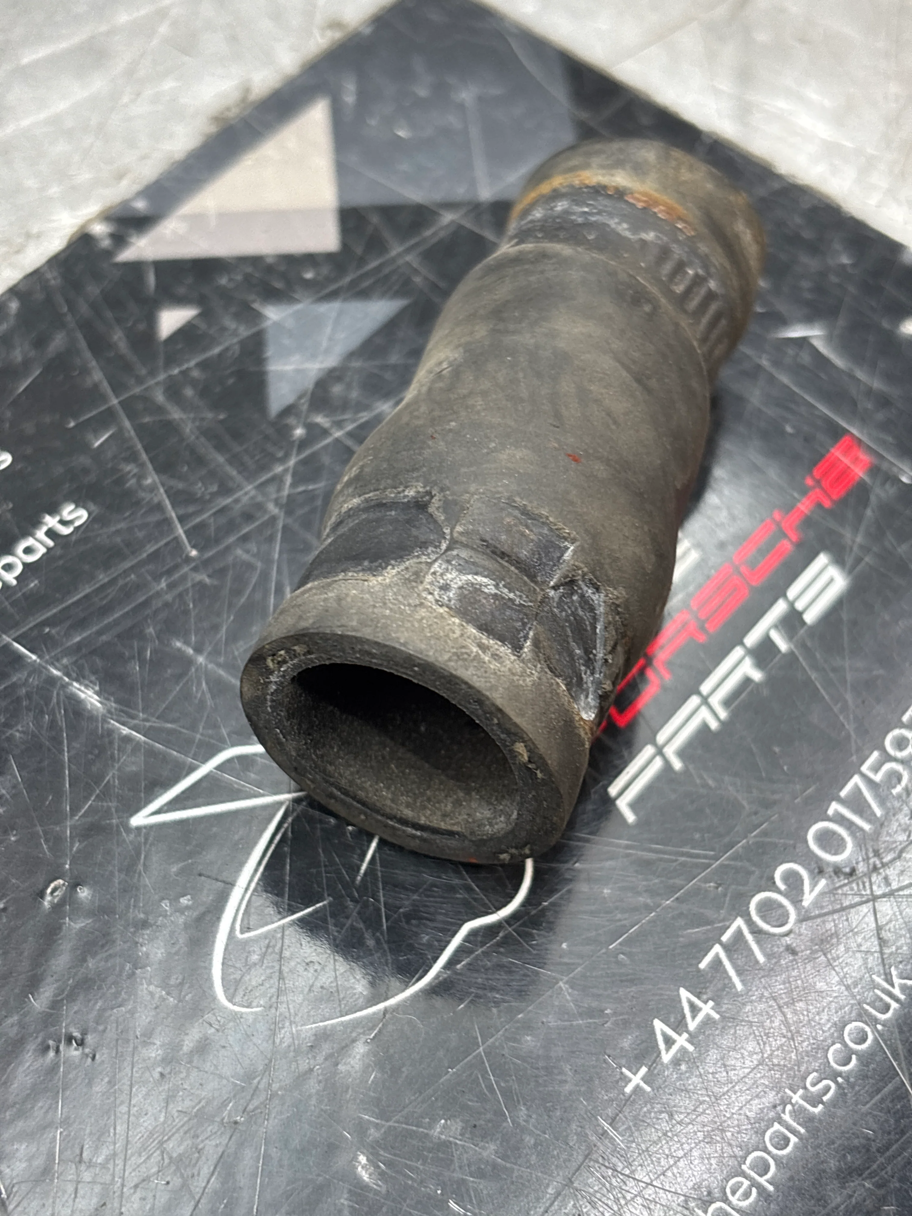 Porsche 944 S 87-89 / S2 89-91 / 968 Water radiator hose 94410625301, used - Image 2
