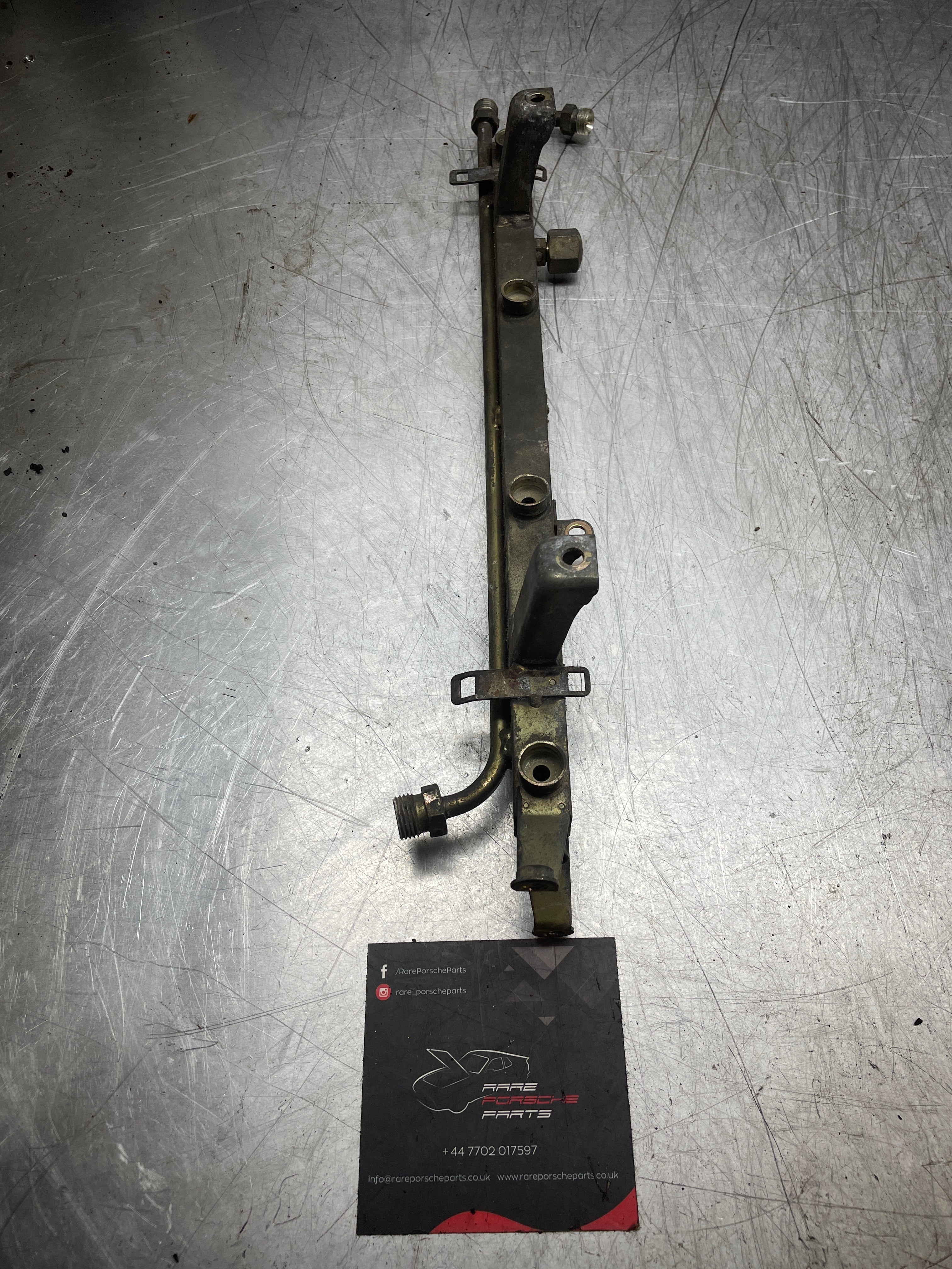 Porsche 944 S2 3.0L Petrol Fuel Injection Rail 94411008012, used - Image 2