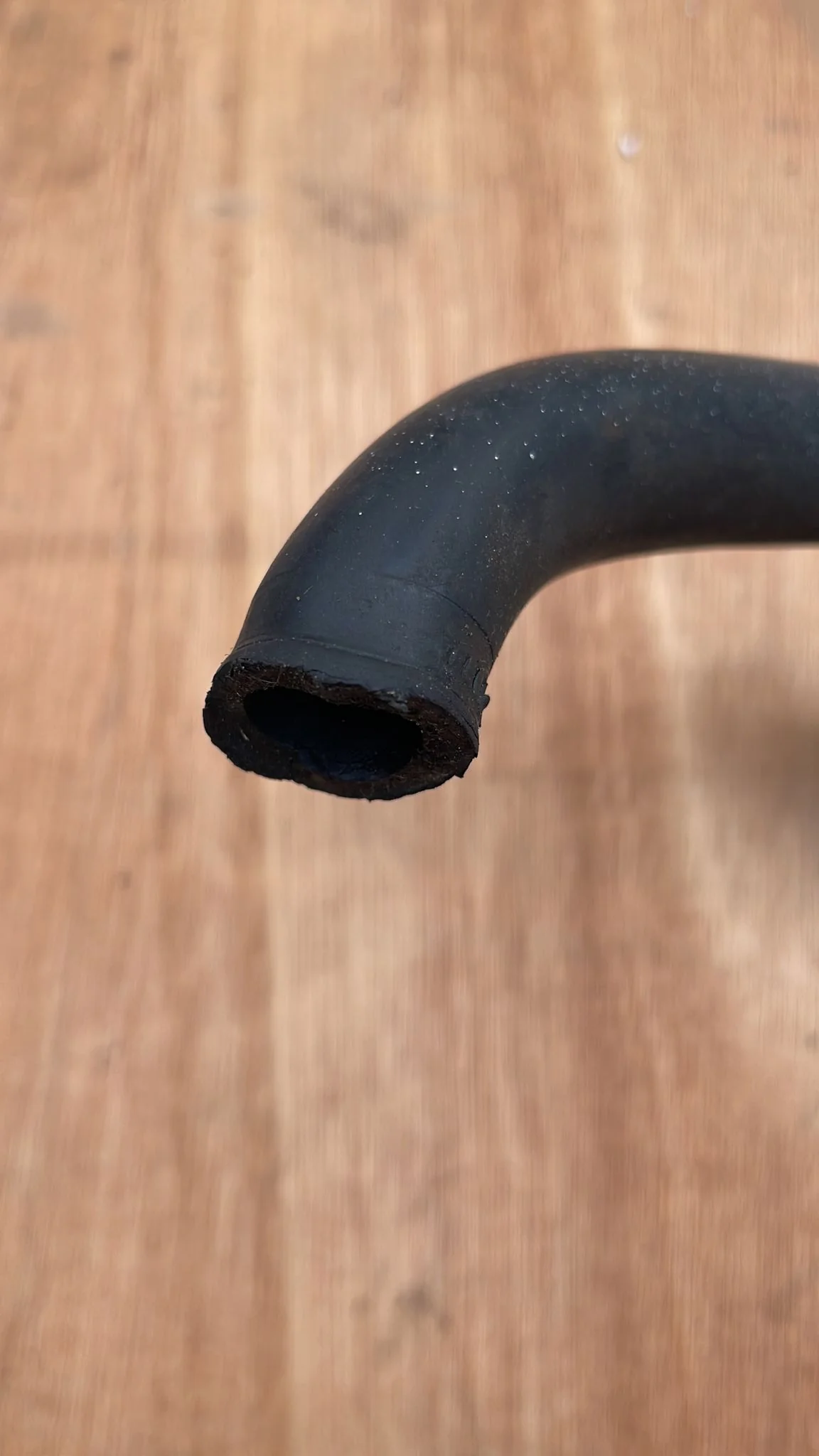 Porsche 944 S2 Breather Hose from Oil Separator 94410731103 used - Image 4