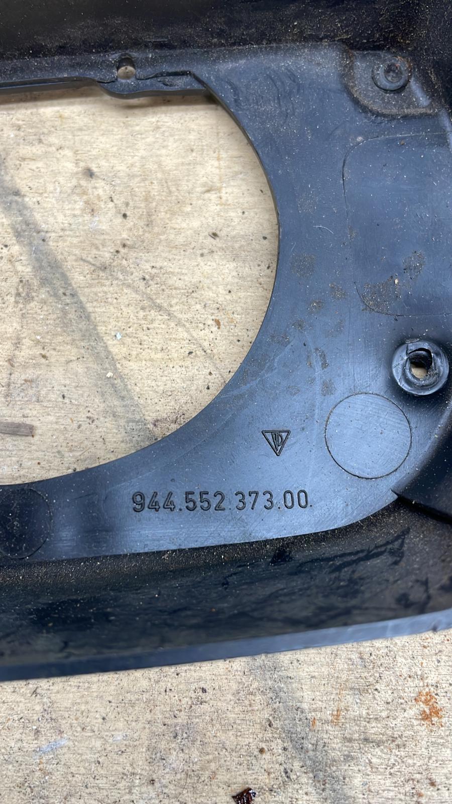 Porsche 944/S2/Turbo /968 (1986-1995) Steering column surround cowling 94455237300 / 94455207300 used - Image 4