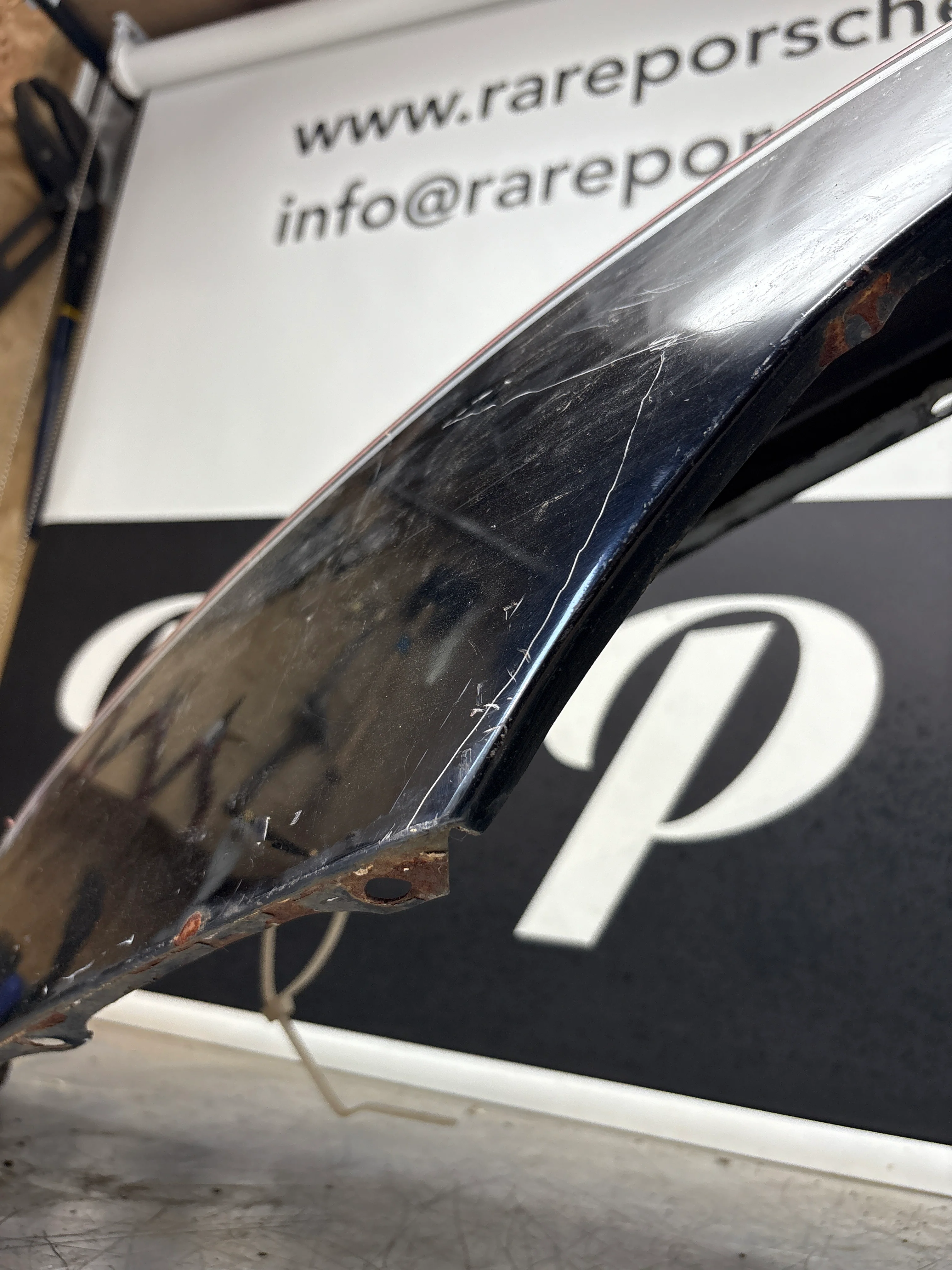 Porsche 944 early left front wing, please see photos, used 93150302103 - Image 9